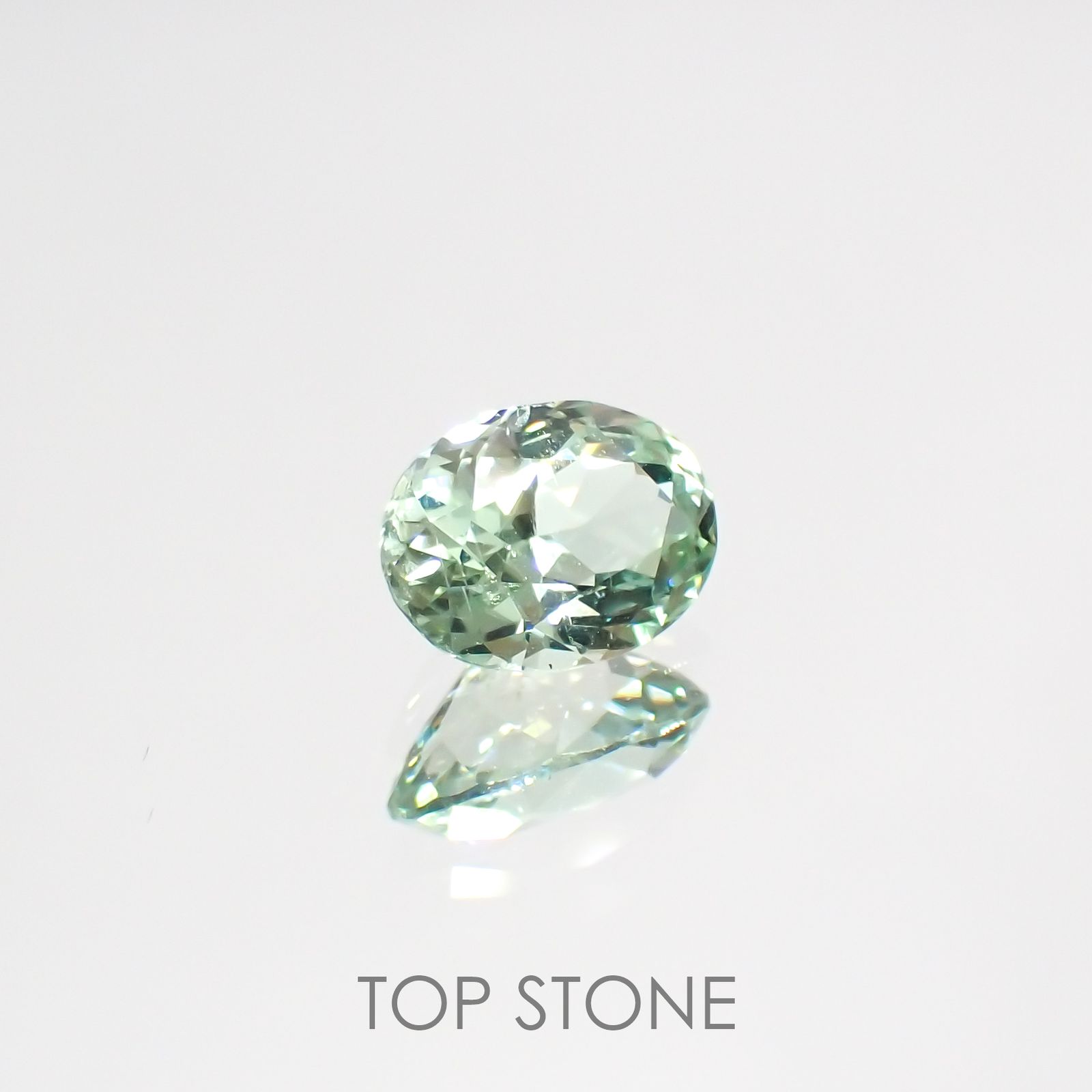 バナジウムコーネルピン(宝石名コーネルピン)タンザニア・タンガ州産 1.34ct 識別済[220115634]7.7x5.8mm前後