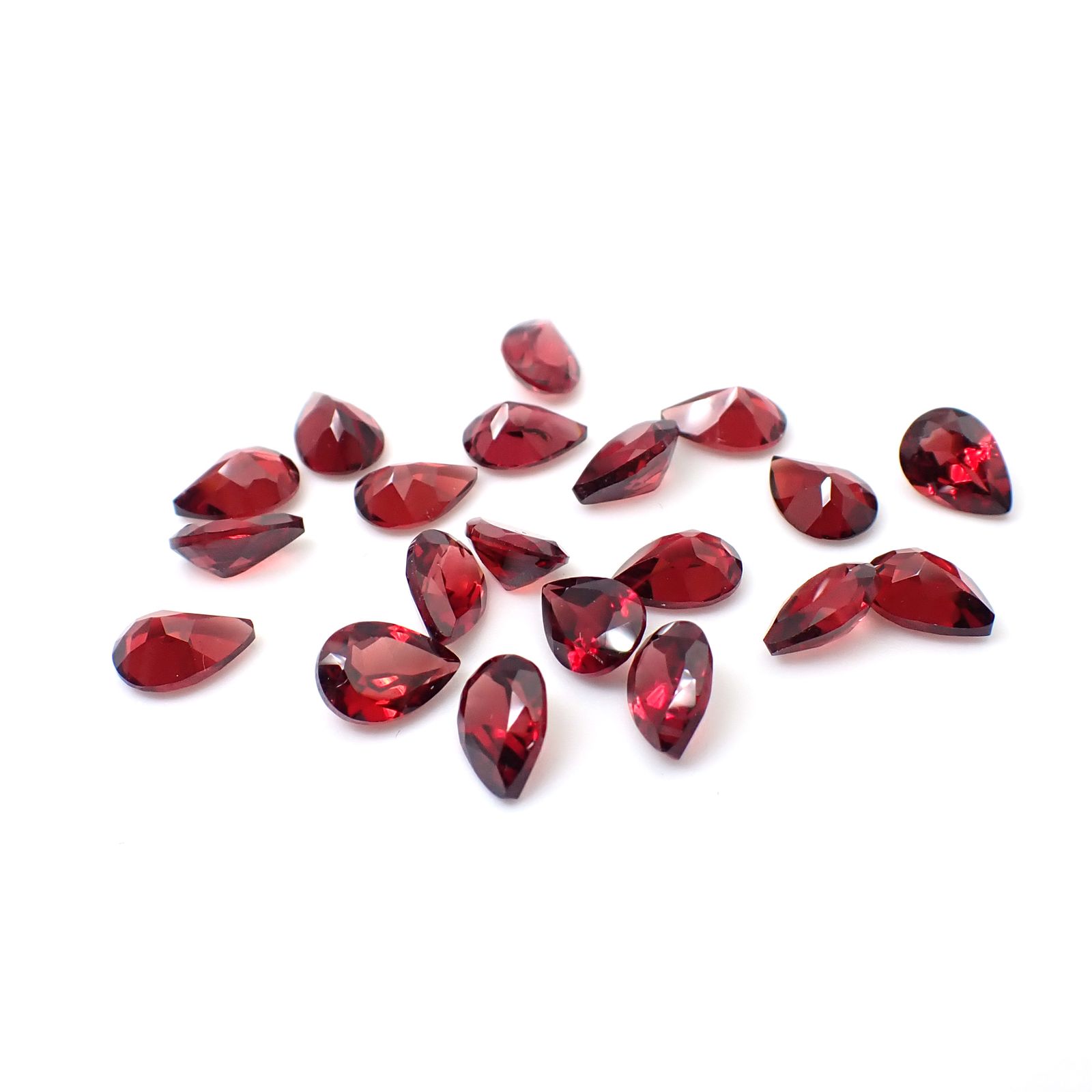 ◇ランダムセレクト◇パイラルスパイトガーネット モザンビーク産 約0.80ct / 7.1x5mm前後 [260532222]