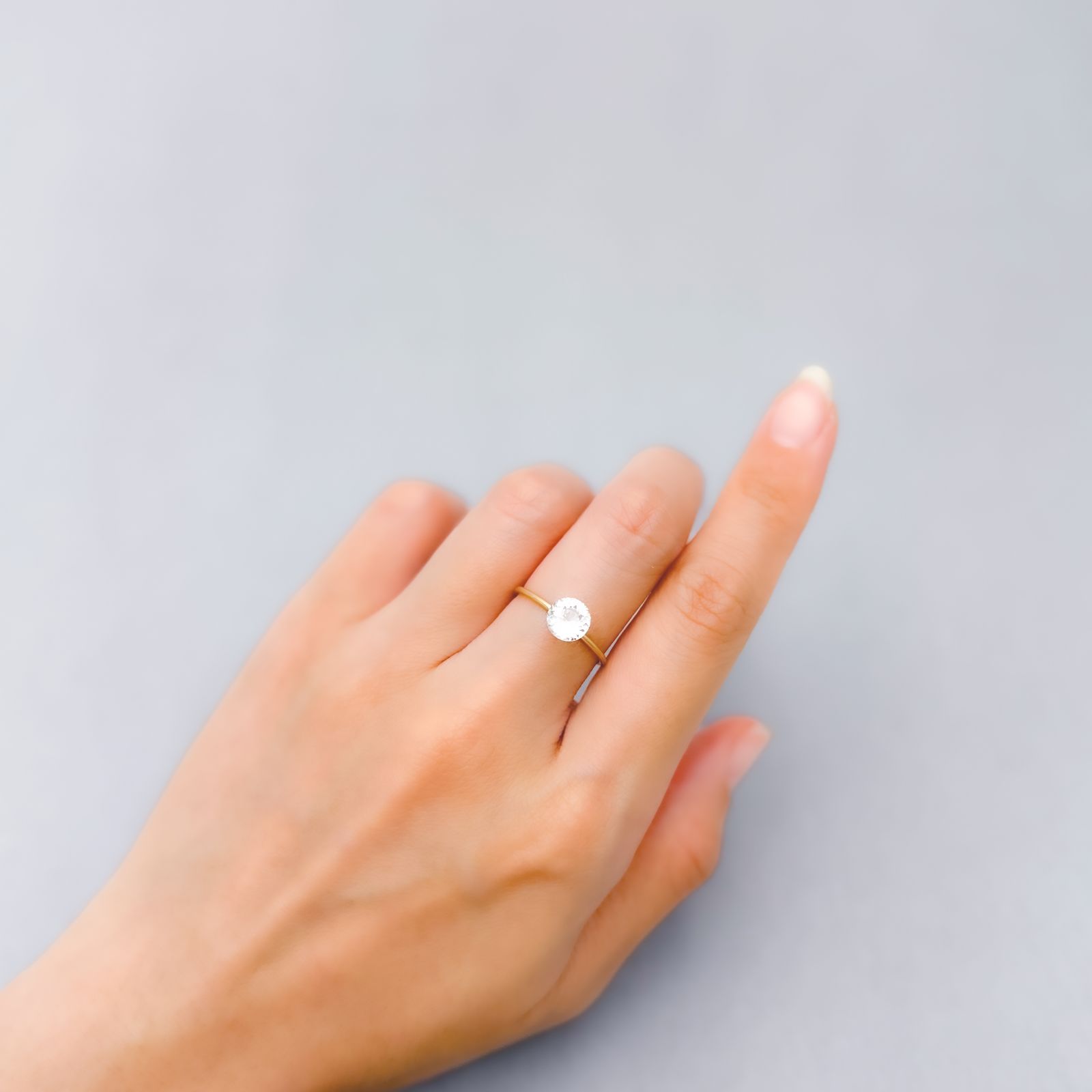 オーソクレース(宝石名ホワイト・オーソクレース)パキスタン産 0.75ct 識別済[250530443]6.6x6.6mm前後
