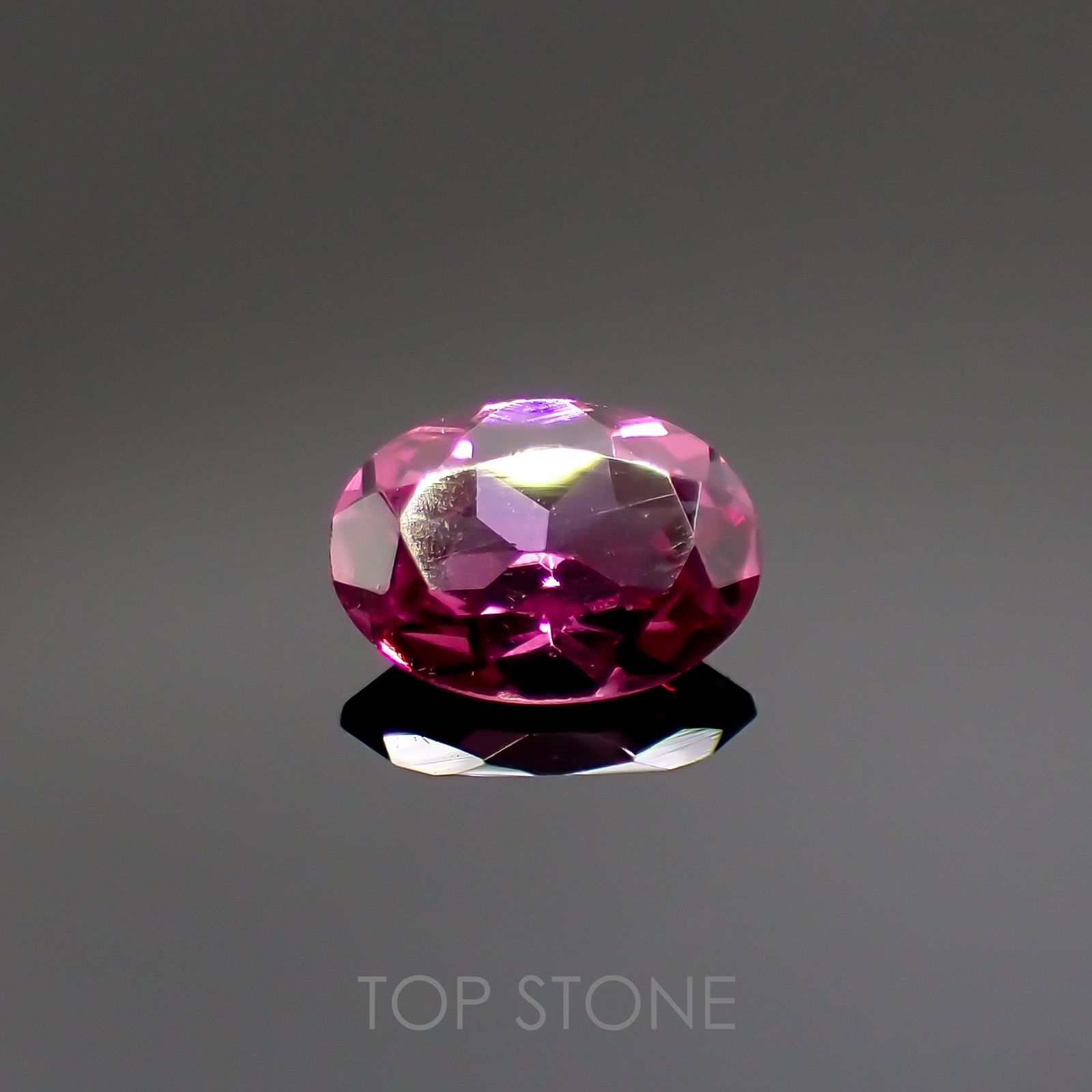 ロードライトガーネット(宝石名ロードライト・ガーネット)ブラジル産 0.89ct 識別済[211113678]7x5mm前後