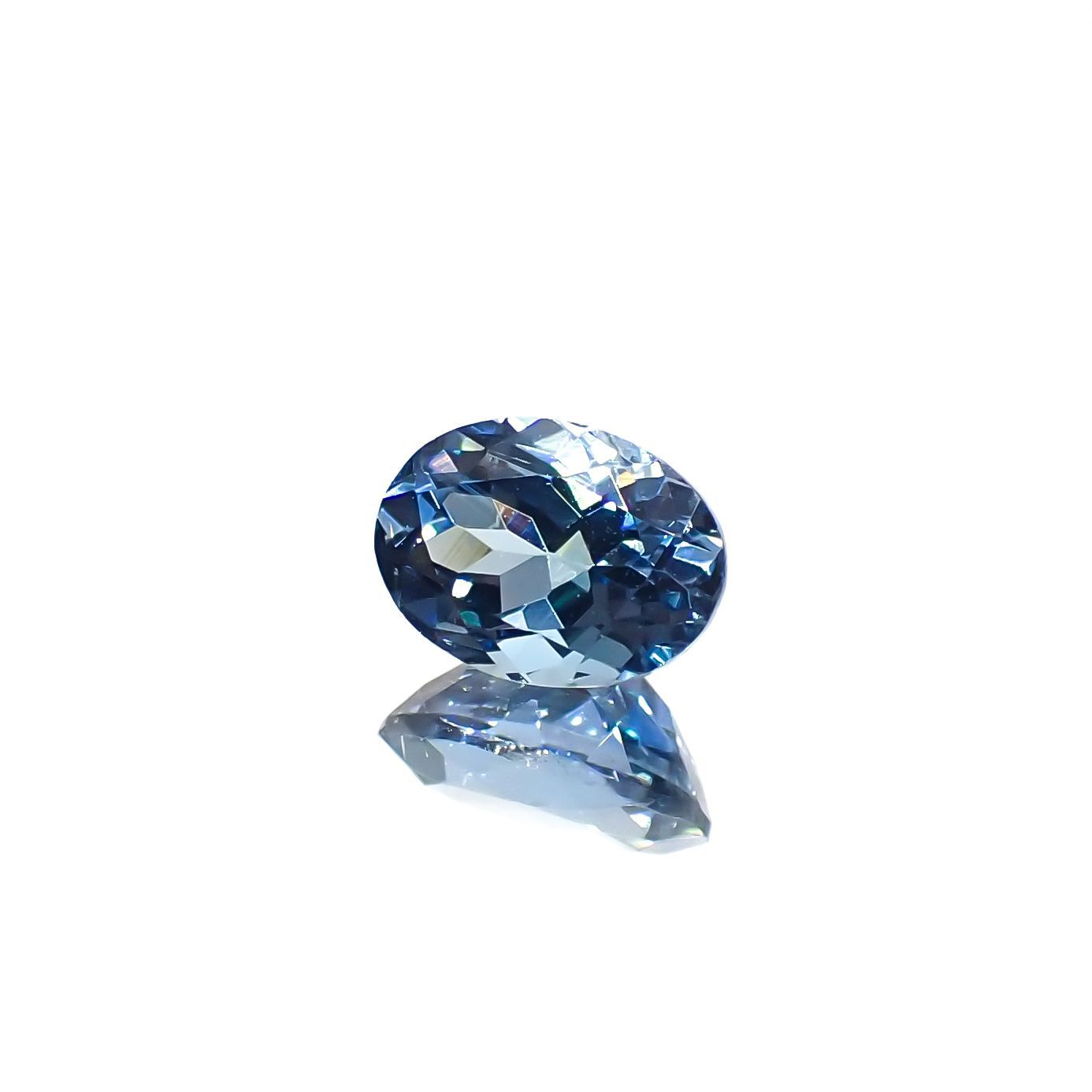 アクアマリン(宝石名アクアマリン)ナイジェリア産 0.85ct 識別済[220817386]7.1x5.1mm前後