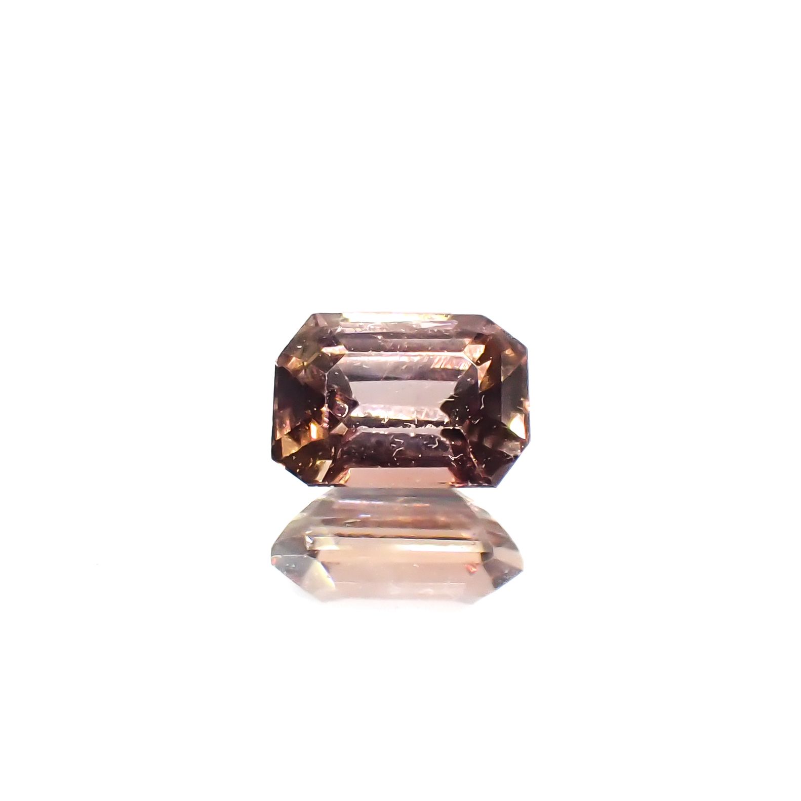 アキシナイト パキスタン産 0.36ct[240628366]4.8x3.3mm前後