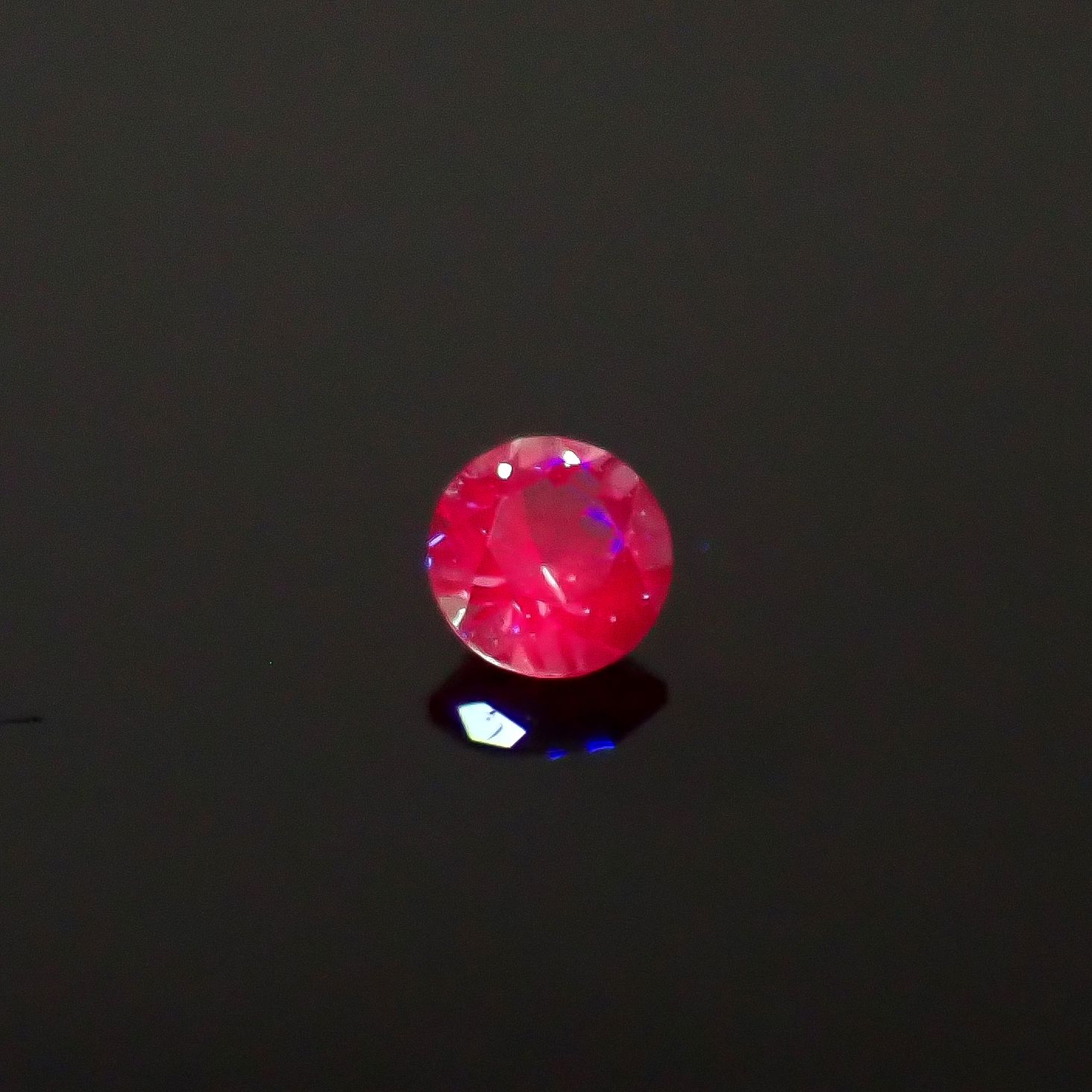 アレキサンドライト ロシア産 0.046ct [250329904]2.1x2.1mm前後