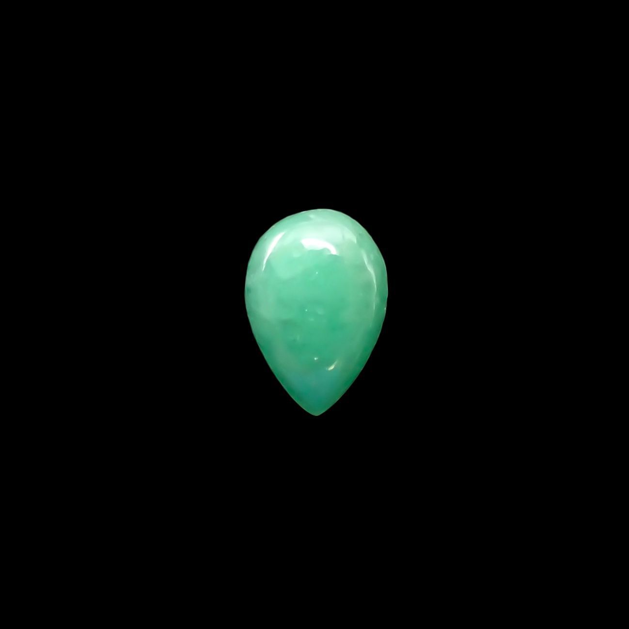 翡翠(宝石名ジェダイト)ビルマ産 0.67ct 識別済[220515807]7x4.8mm前後