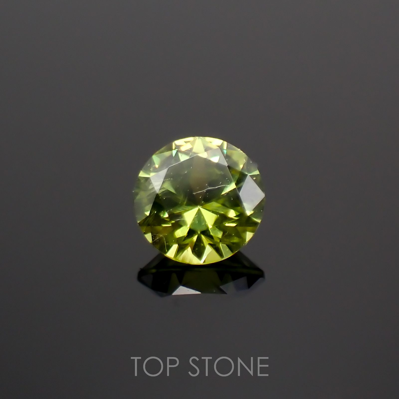 デマントイドガーネット(宝石名デマントイド・ガーネット)ロシア産 0.18ct 識別済[221119165]3.4x3.4mm前後