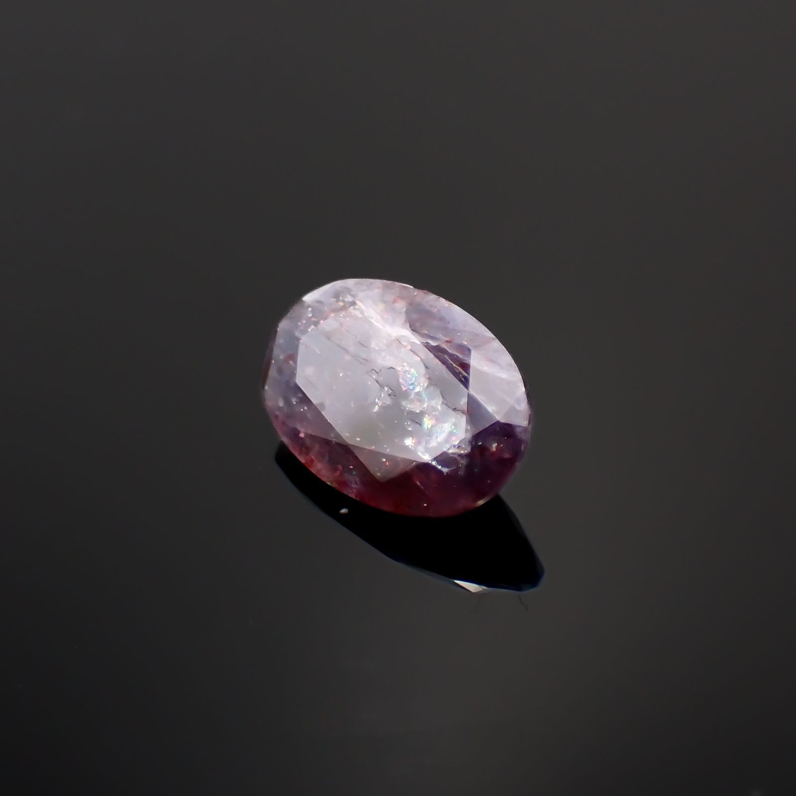 ブラッドショットアイオライト インド産 1.71ct[221219652]10.8x7mm前後