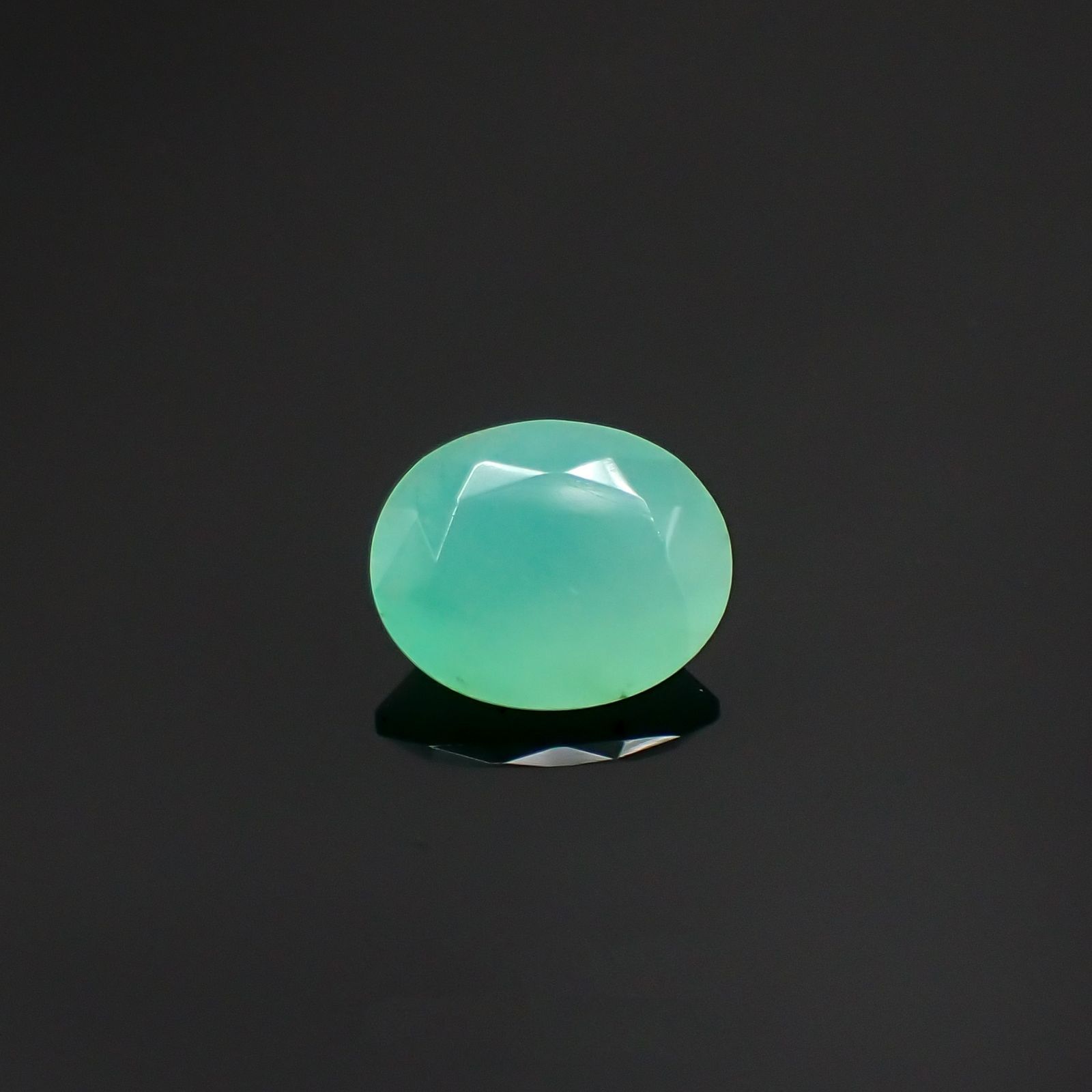 グリーンオパール(宝石名コモンオパール) 南アフリカ産 1.70ct 識別済[210611384]10×8.1mm前後