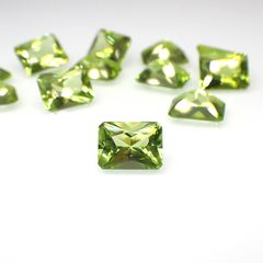<ランダムセレクト1個販売>ペリドット 中国産 約1.40-1.65ct[230722580]8x6mm前後