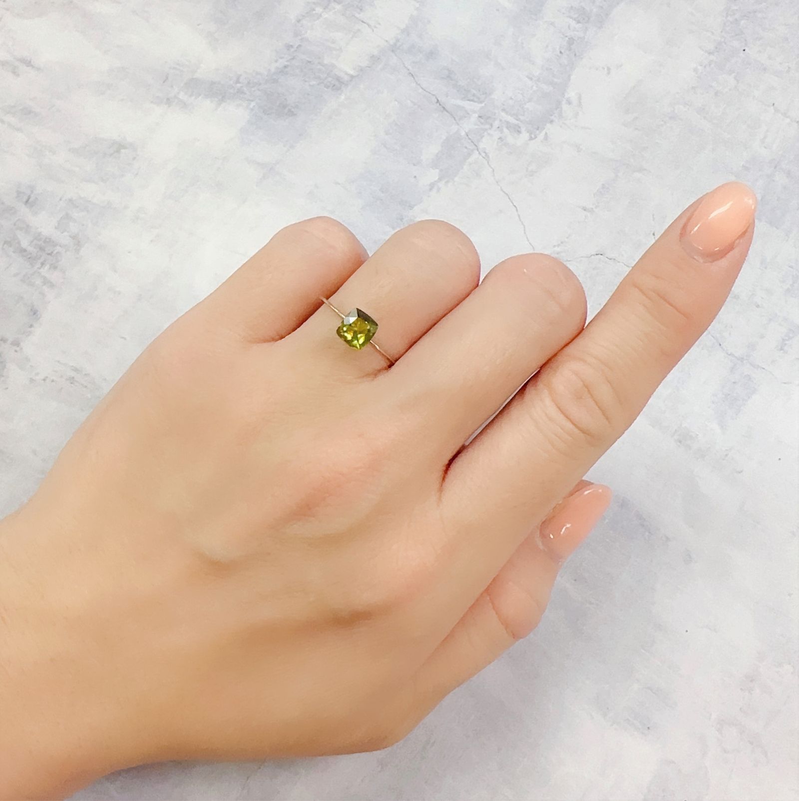 カラーチェンジスフェーン パキスタン産 0.79ct [230120040]5.9x5.5mm前後