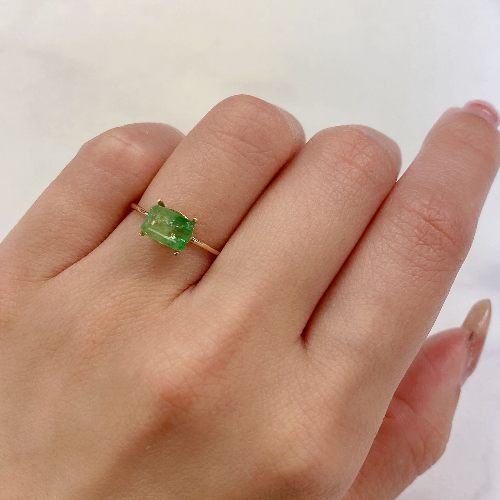 バイカラーツァボライト(宝石名グリーン グロッシュラー・ガーネット) タンザニア産 1.26ct 識別済[210711918]7.2×5mm前後