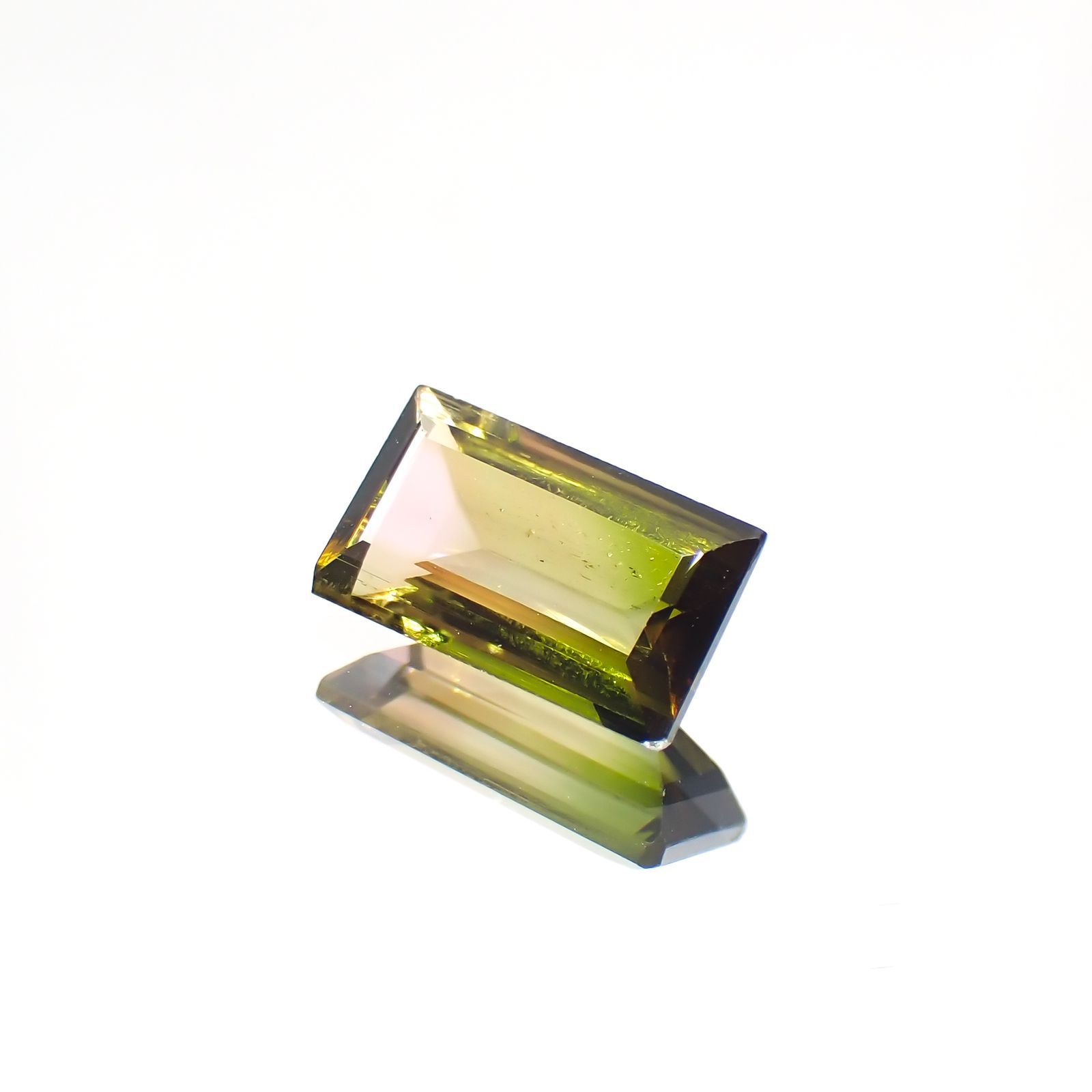 パーティカラートルマリン(宝石名パーティカラード・トルマリン)ブラジル産 1.437ct ソ付(彩珠)[231124213]9.2x5.3mm前後