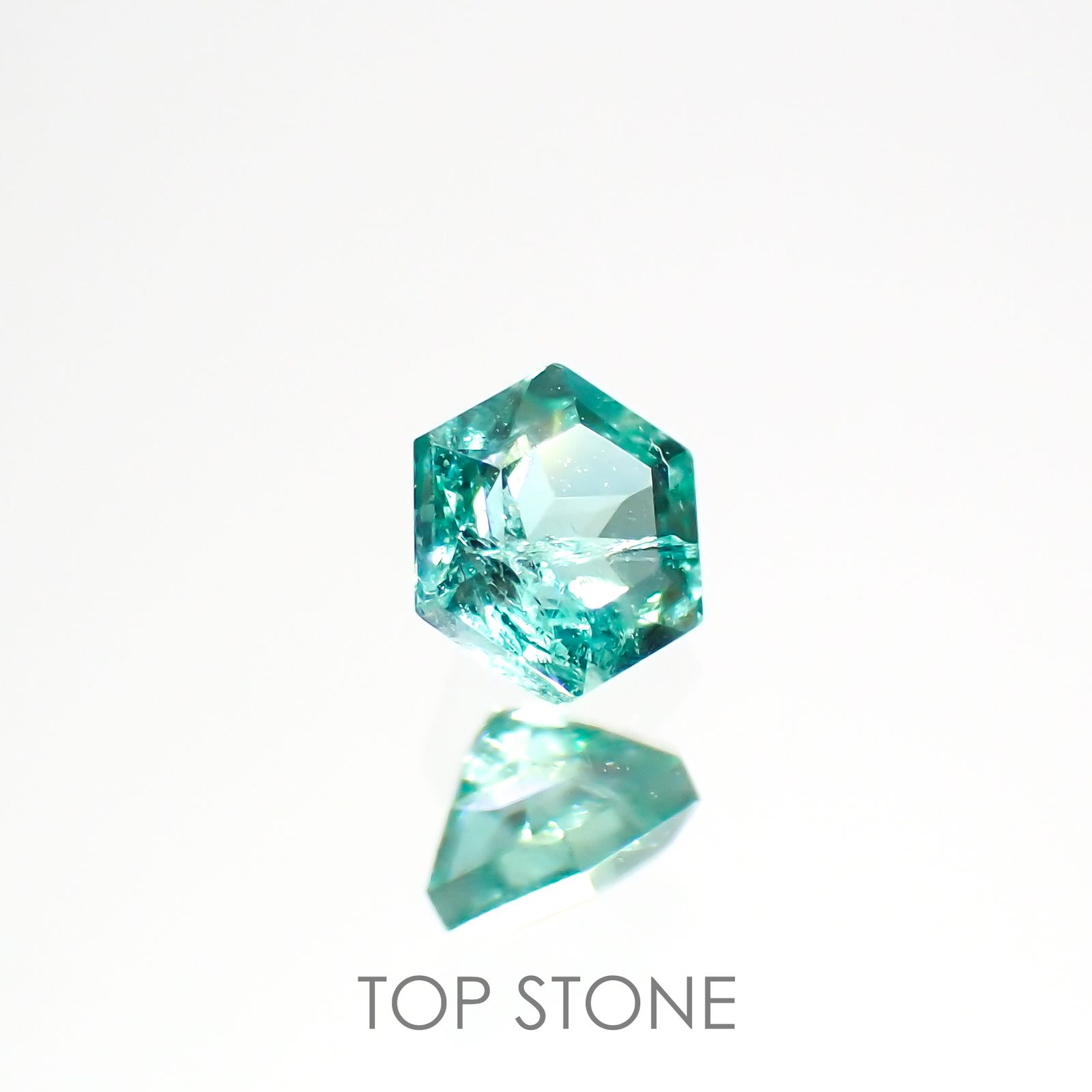 ◇ヘキサゴンカット◇エメラルド(宝石名エメラルド)ザンビア産 0.13ct 識別済[220115193]3.1x3mm前後