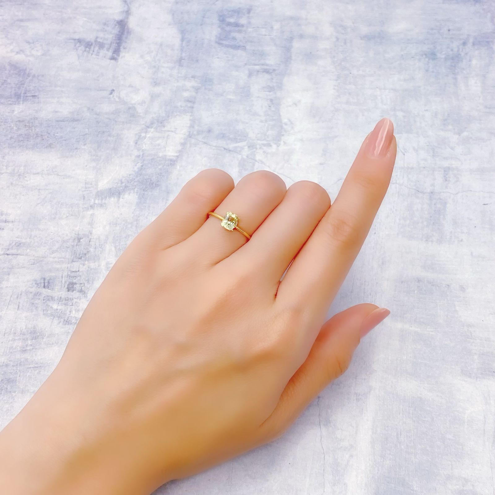 イエローアパタイト メキシコ産 0.64ct [241129469]5.5x4.3mm前後