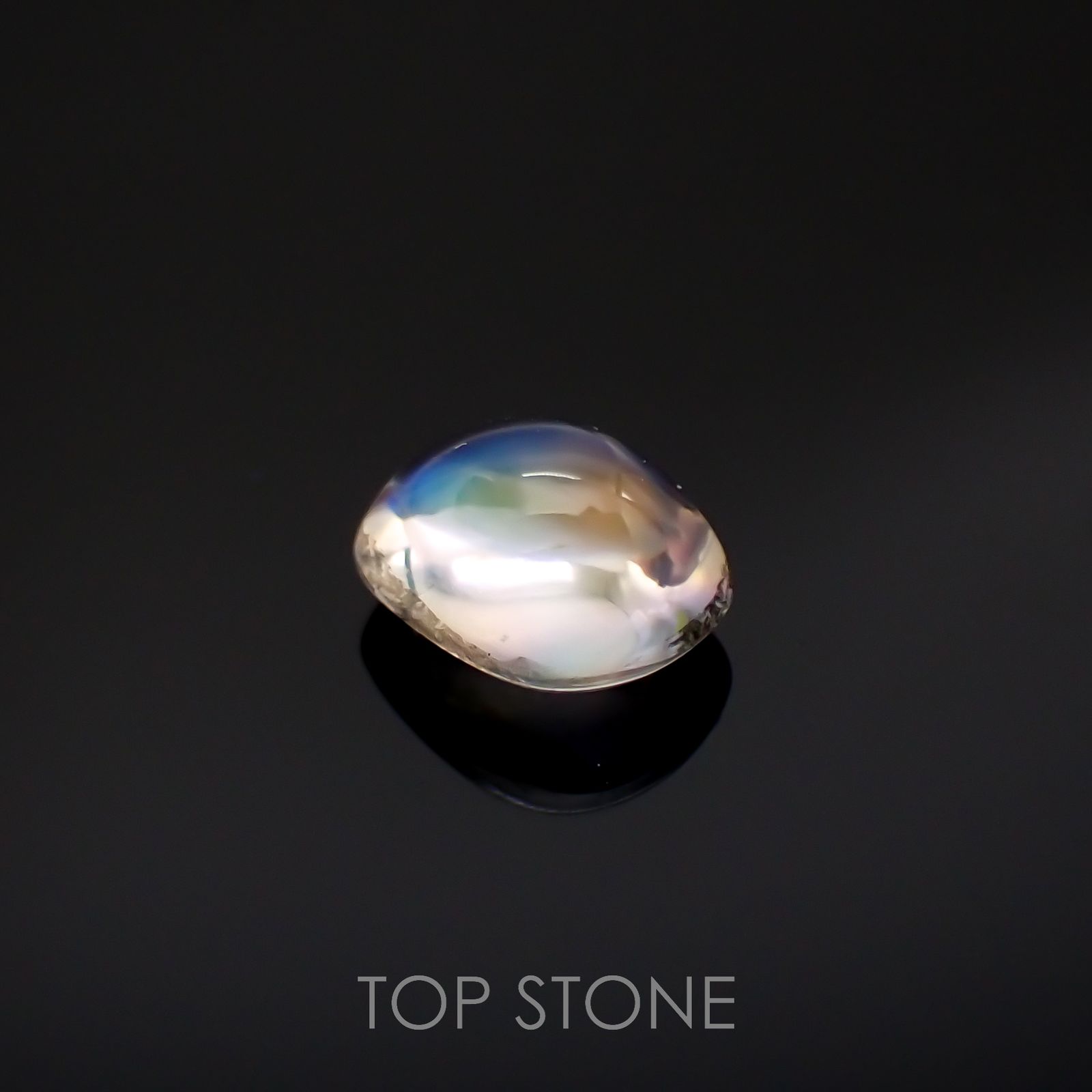 ◇バフカット◇レインボームーンストーン(宝石名ラブラドライト)マダガスカル産 1.43ct 識別済[220515919]7.6x5.8mm前後
