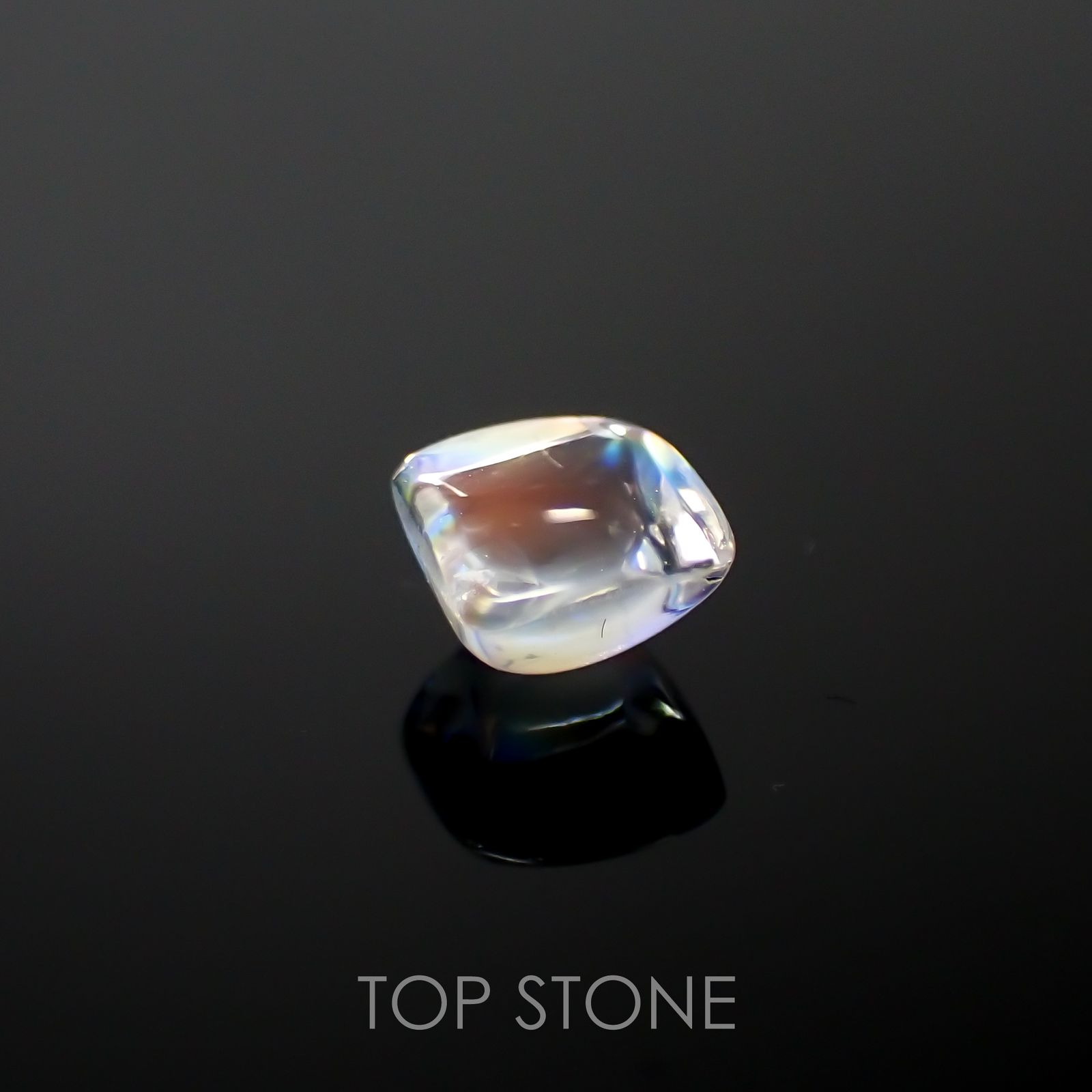 ◇バフカット◇レインボームーンストーン(宝石名ラブラドライト)マダガスカル産 0.79ct 識別済[220515910]5.2x5.3mm前後