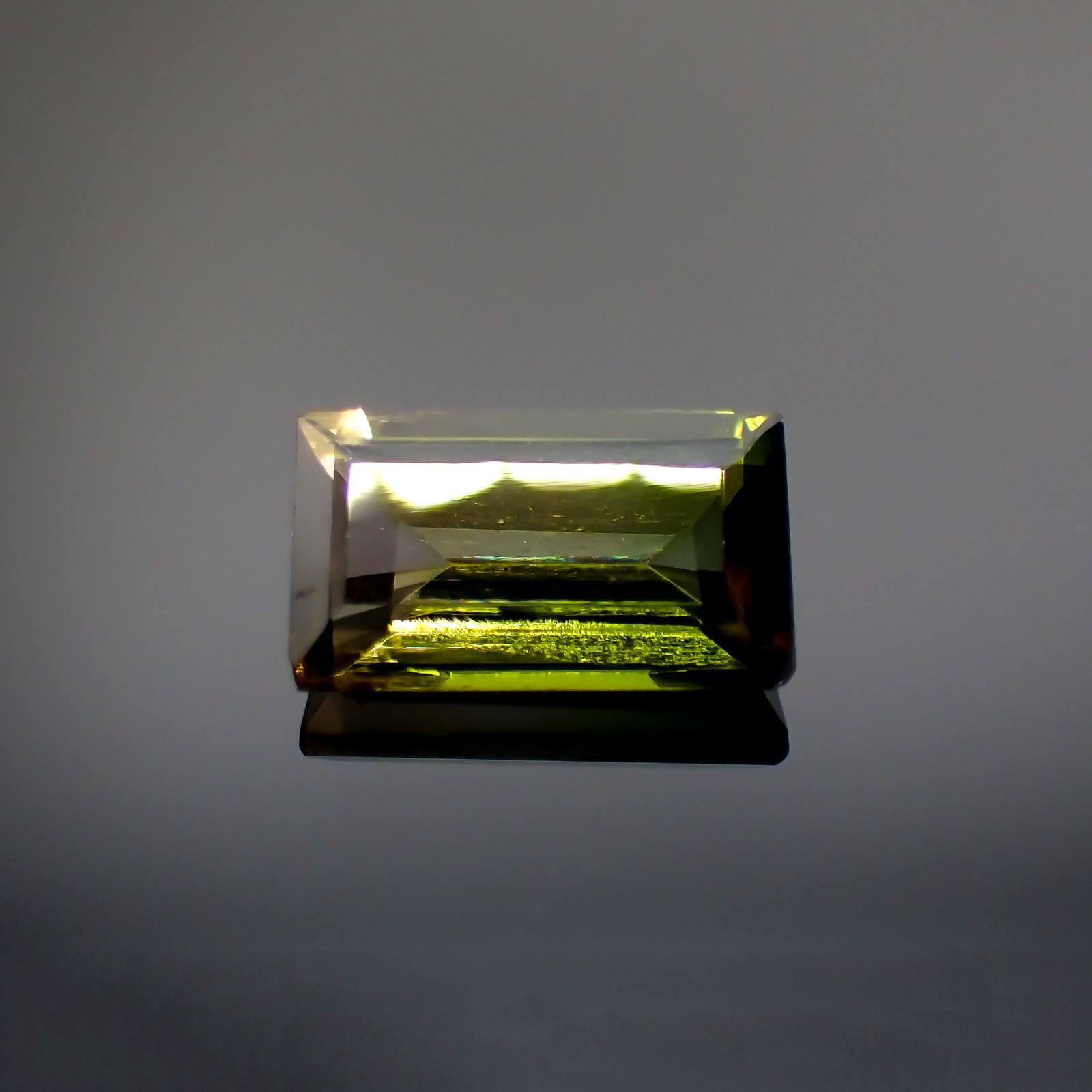パーティカラートルマリン(宝石名パーティカラード・トルマリン)ブラジル産 1.437ct ソ付(彩珠)[231124213]9.2x5.3mm前後