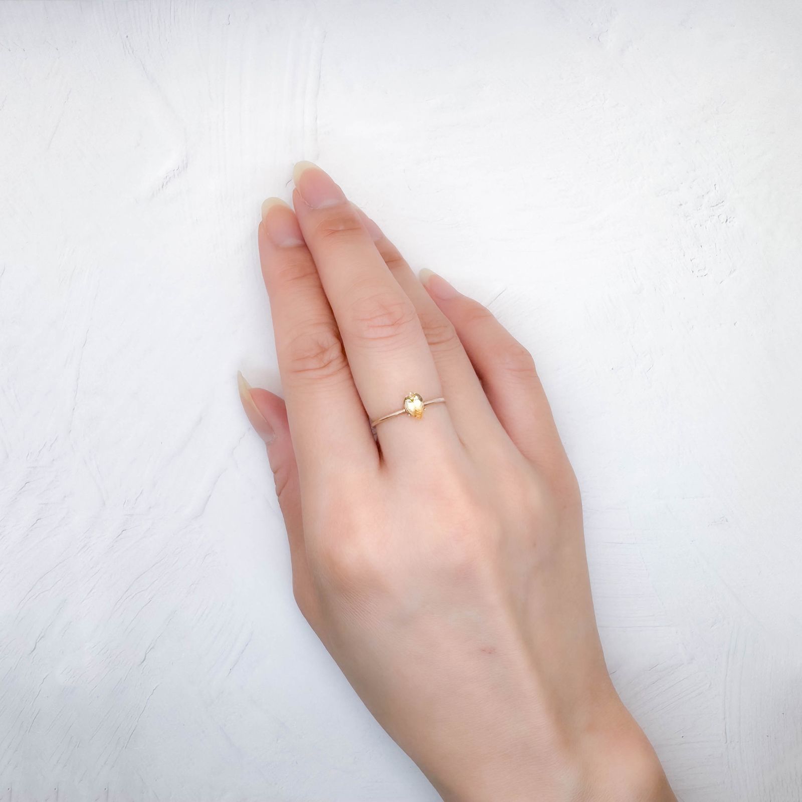 インペリアルトパーズ(宝石名トパーズ)ブラジル産 0.40ct / 6.1x3.8mm前後 [250630500]