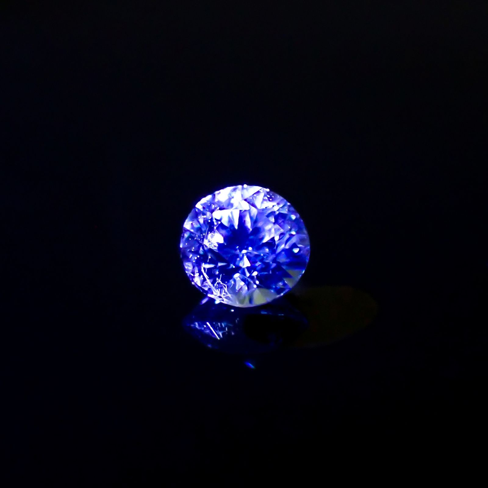 リバースカラーチェンジジルコン ミャンマー・モゴック産 0.28ct[240929169]3.6x3.5mm前後