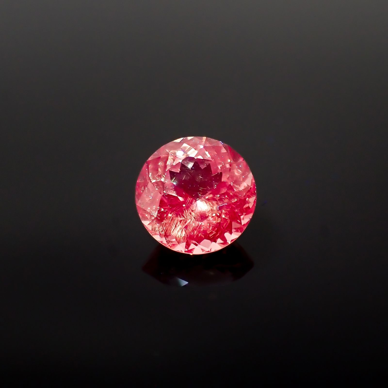 ドラゴンガーネット タンザニア産 1.60ct[230722947]6.9x6.9mm前後