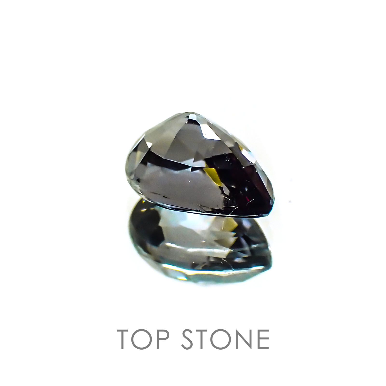 カラーチェンジガーネット(アレキタイプ) マダガスカル・ベキリー産 ルース 0.75ct[20129301]6.3×4.5mm前後