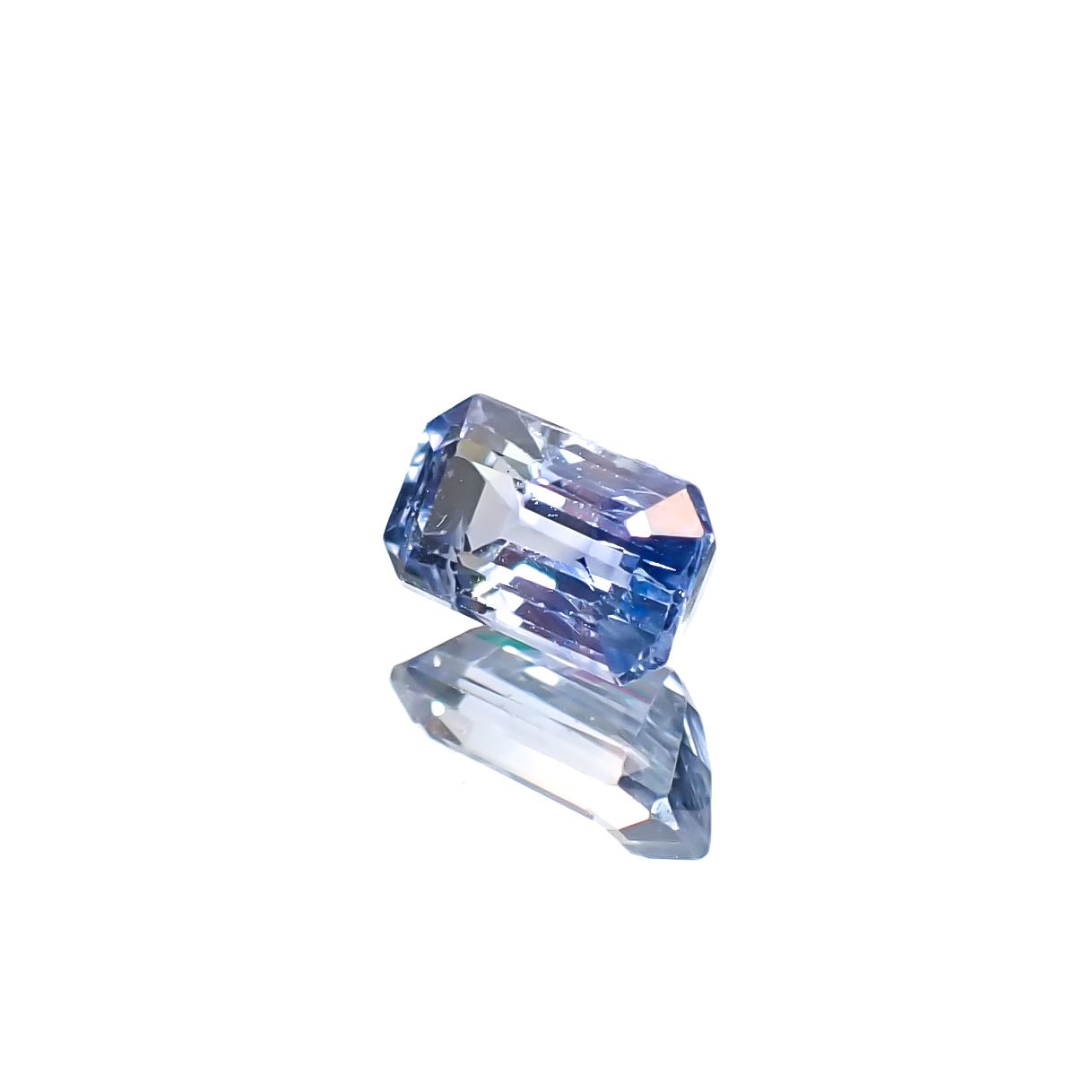 アイスブルーサファイア スリランカ産 0.67ct [241229583]6x3.4mm前後