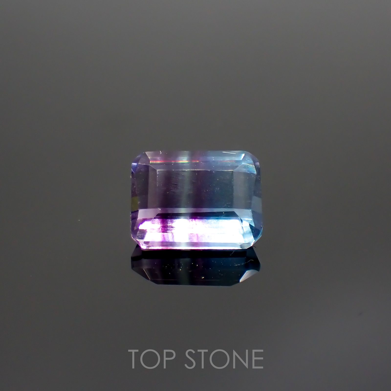パーティカラーフローライト(宝石名フルオライト)ブラジル産 2.75ct 識別済[220115087]8.9x7mm前後
