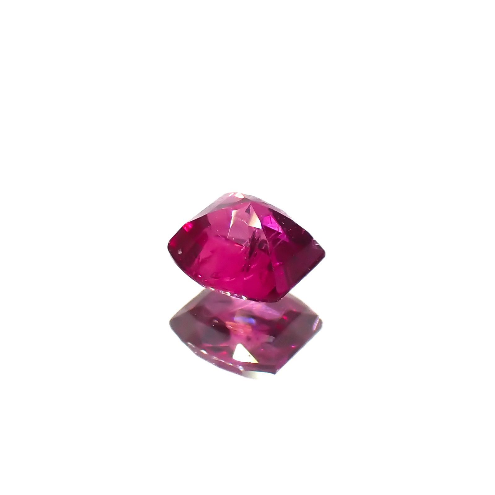 ルビー モザンビーク/ビルマ産 0.15ct[220616208]2.8x2.6mm前後