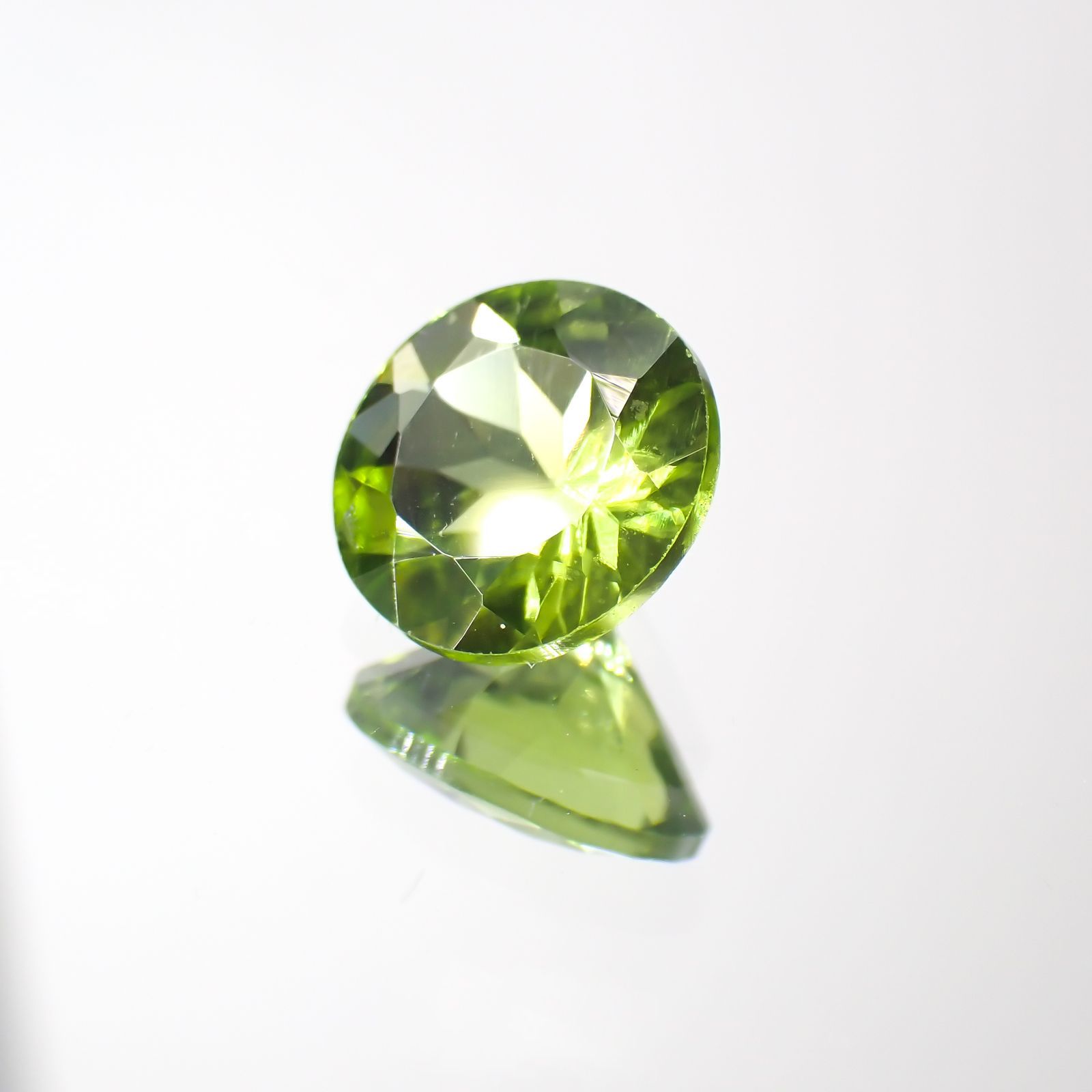 ペリドット(宝石名ペリドット) パキスタン産 1.28ct 識別済[211013086]7.1×7.1mm前後