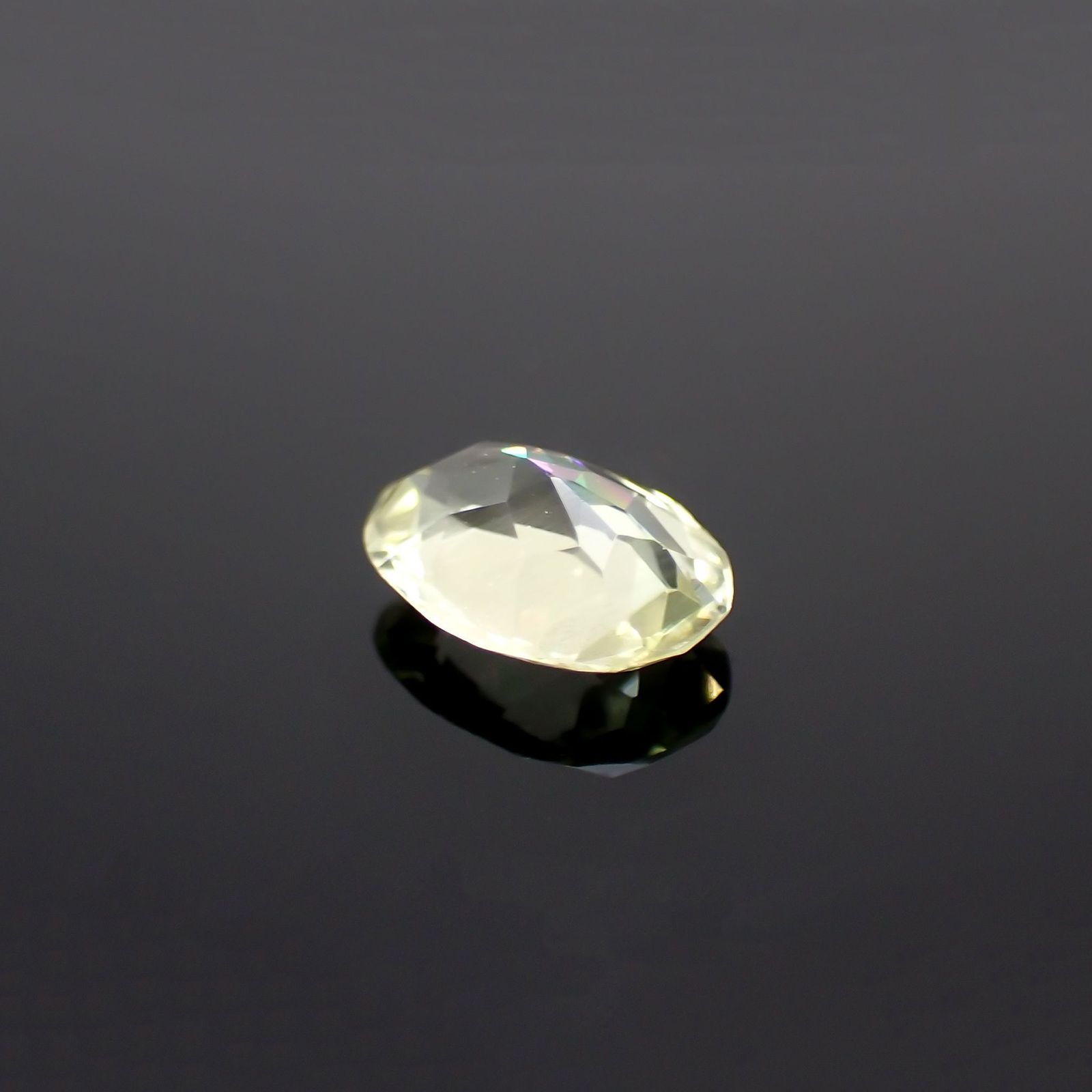 シリマナイト(宝石名シリマナイト)インド産 識別済 1.09ct / 7.9x5.9mm前後 [211113691]