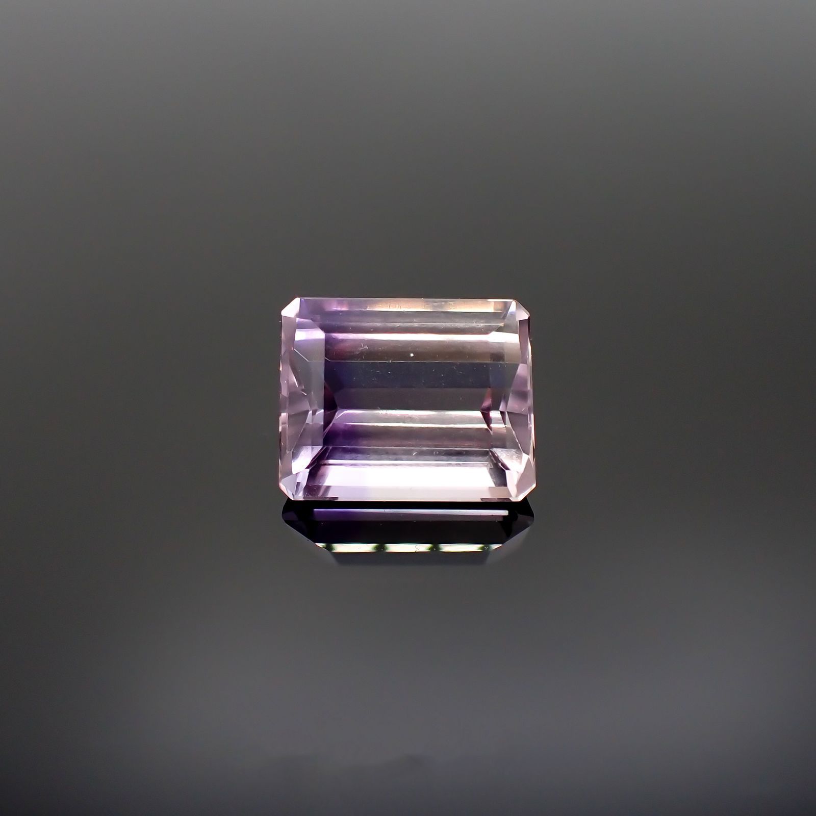 アワーグラスアメジスト(宝石名バイカラー・クォーツ)モロッコ産 4.56ct 識別済[220917634]11.2x9mm前後