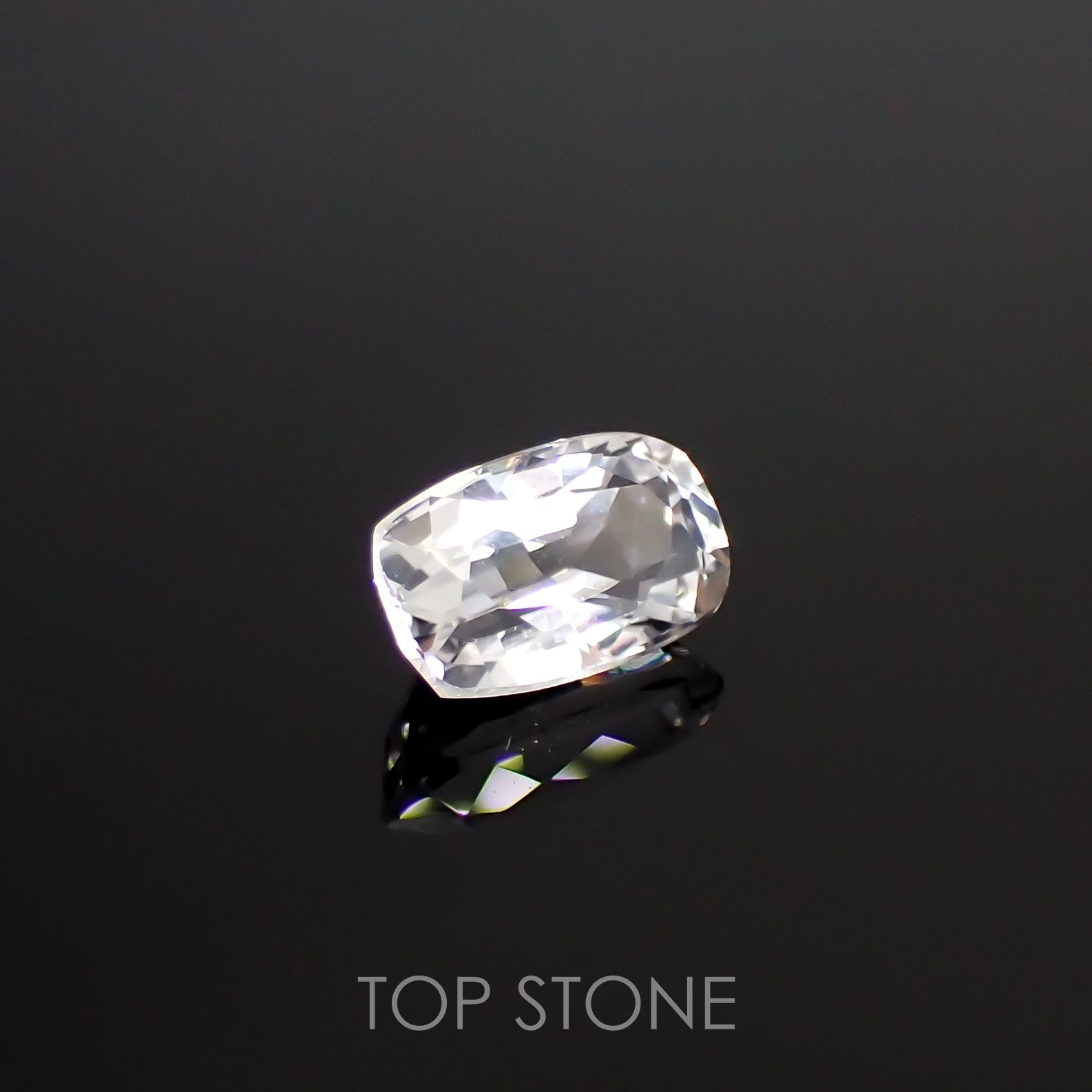 フェナカイト(宝石名フェナカイト) ブラジル産 1.42ct 識別済[210912700]8.4×5.1mm前後