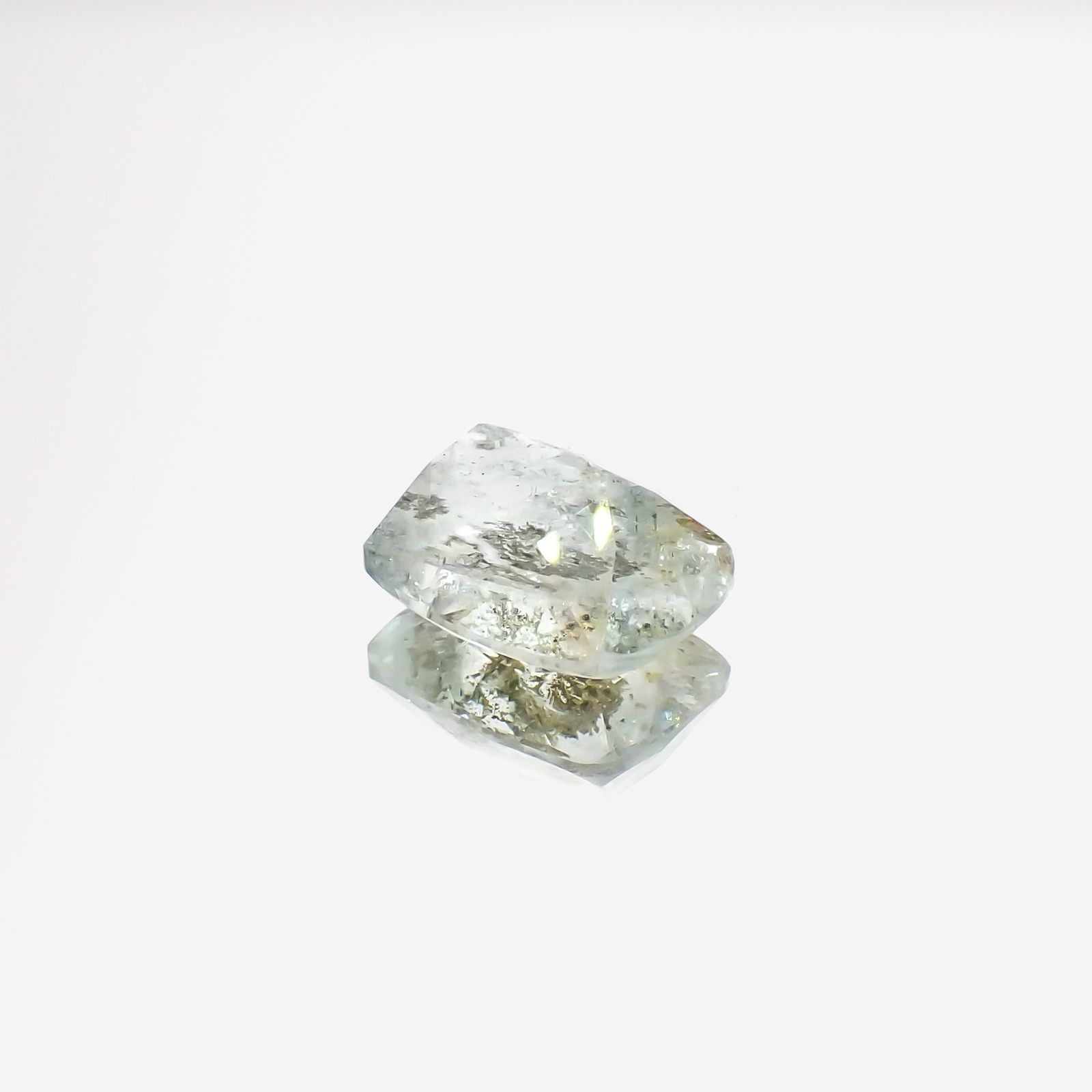 オーロラアクアマリン ブラジル産 3.33ct[231224677]10.4x8.2mm前後