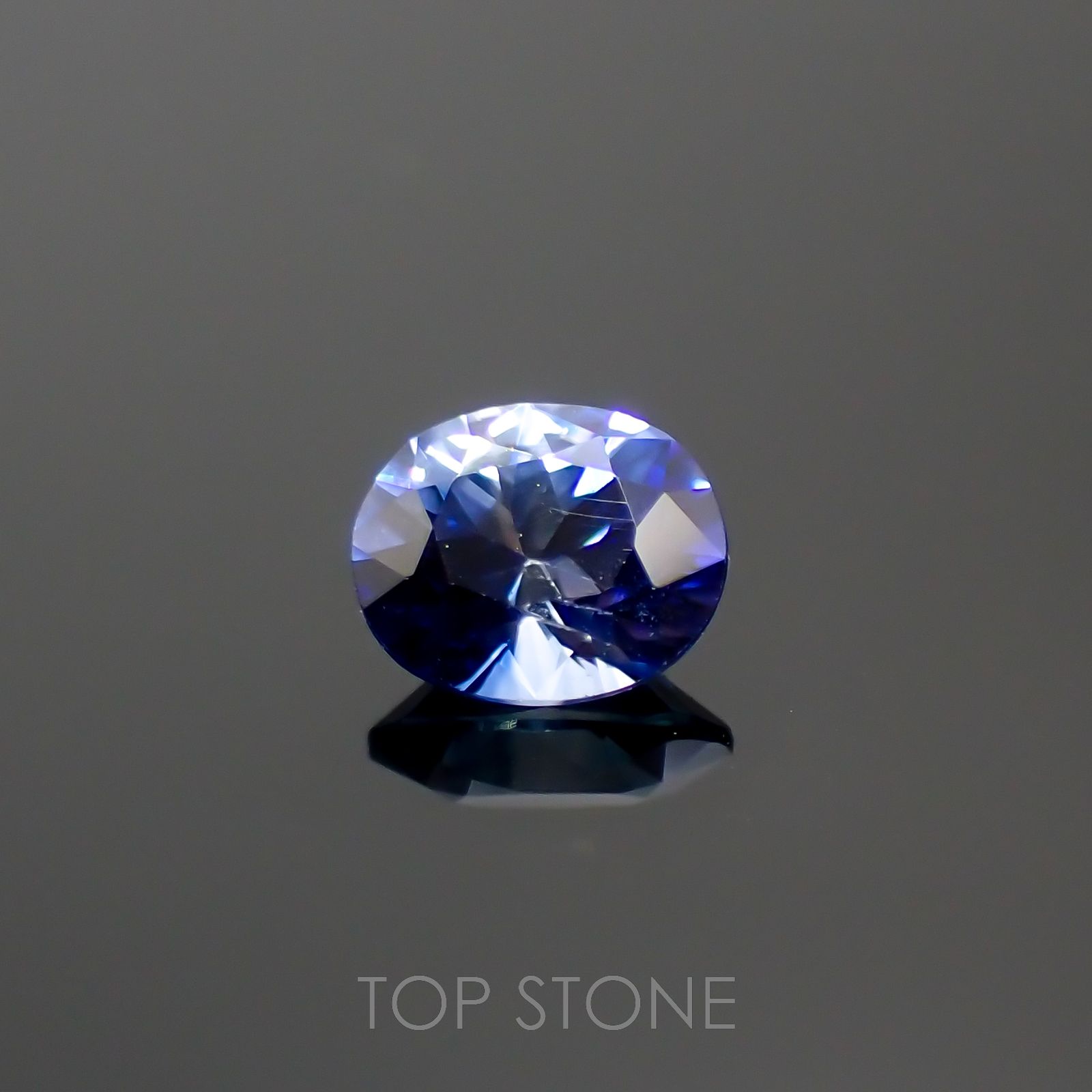 バイカラーサファイア(宝石名サファイア)スリランカ/マダガスカル産 0.61ct 識別済[220817434]5.6x4.5mm前後