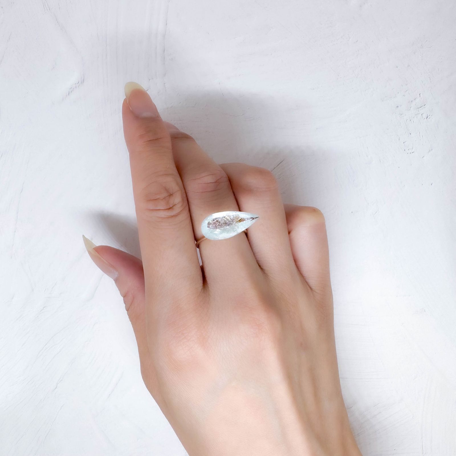 イリデッセンスアクアマリン ブラジル産 4.50ct / 18.9x8.6mm前後 [250730843]