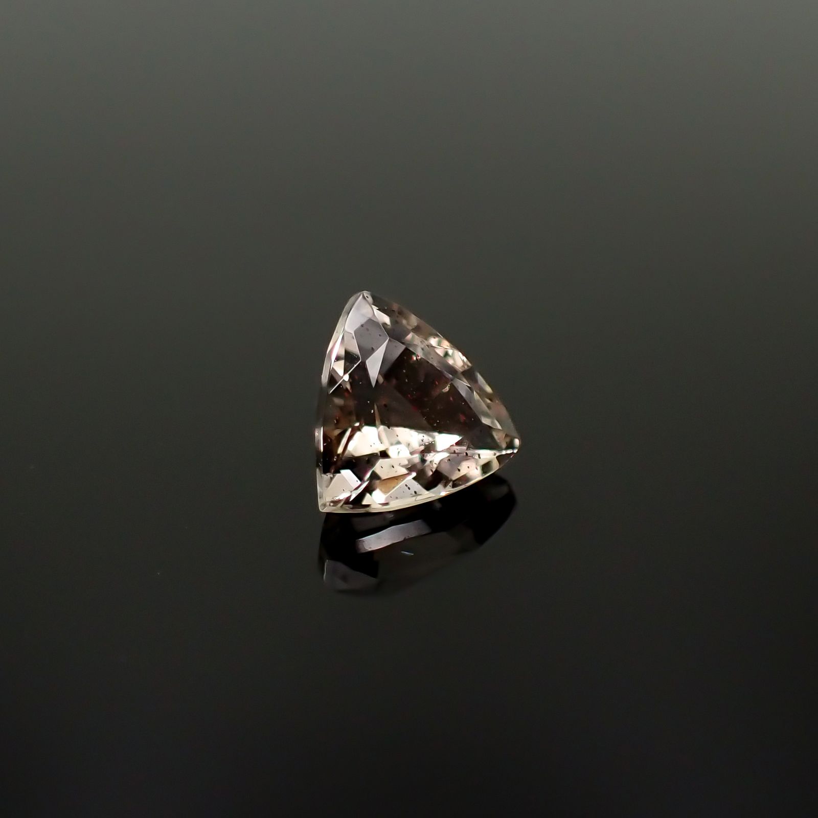 ティンカーベルクォーツ ブラジル産 0.69ct[240125448]6.1x6mm前後