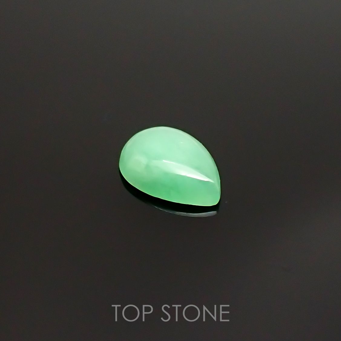 翡翠(宝石名ジェダイト)ビルマ産 0.67ct 識別済[220515806]7x4.9mm前後