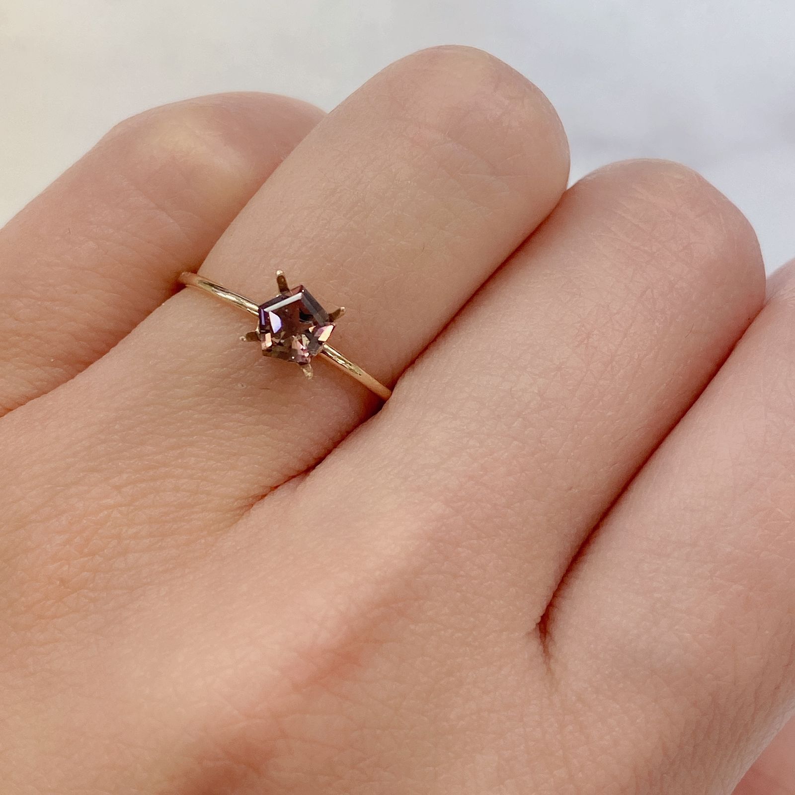 ◇ペンタゴンカット◇バイカラートルマリンSA(宝石名バイカラー・トルマリン) ブラジル/アフリカ産 0.33ct 識別済[21019550]5×5mm前後