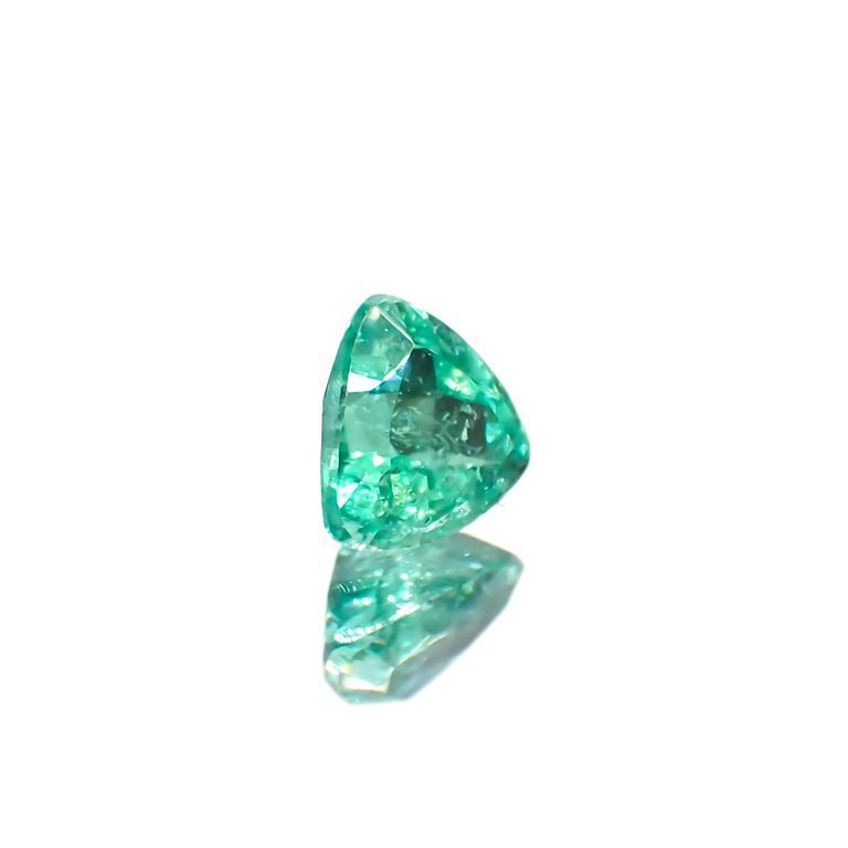 パライバトルマリン(宝石名トルマリン/別名パライバ・トルマリン)ブラジル・キントス鉱山産 0.468ct ソ付(宝貴協)[221018728]5x4.9mm前後
