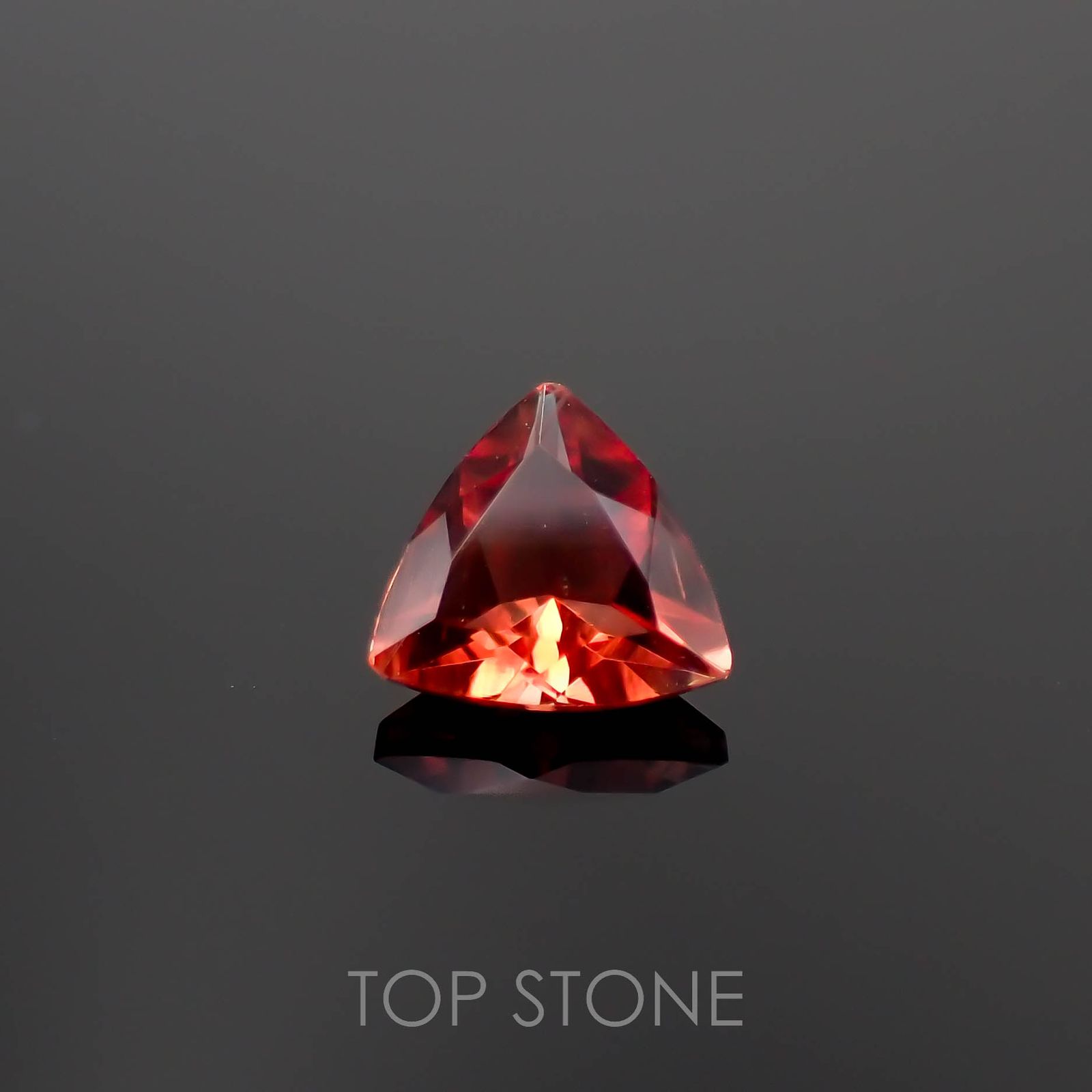 レッドラブラドライト(宝石名ラブラドライト)エチオピア産 0.45ct 識別済[221219569]5.6x5.7mm前後