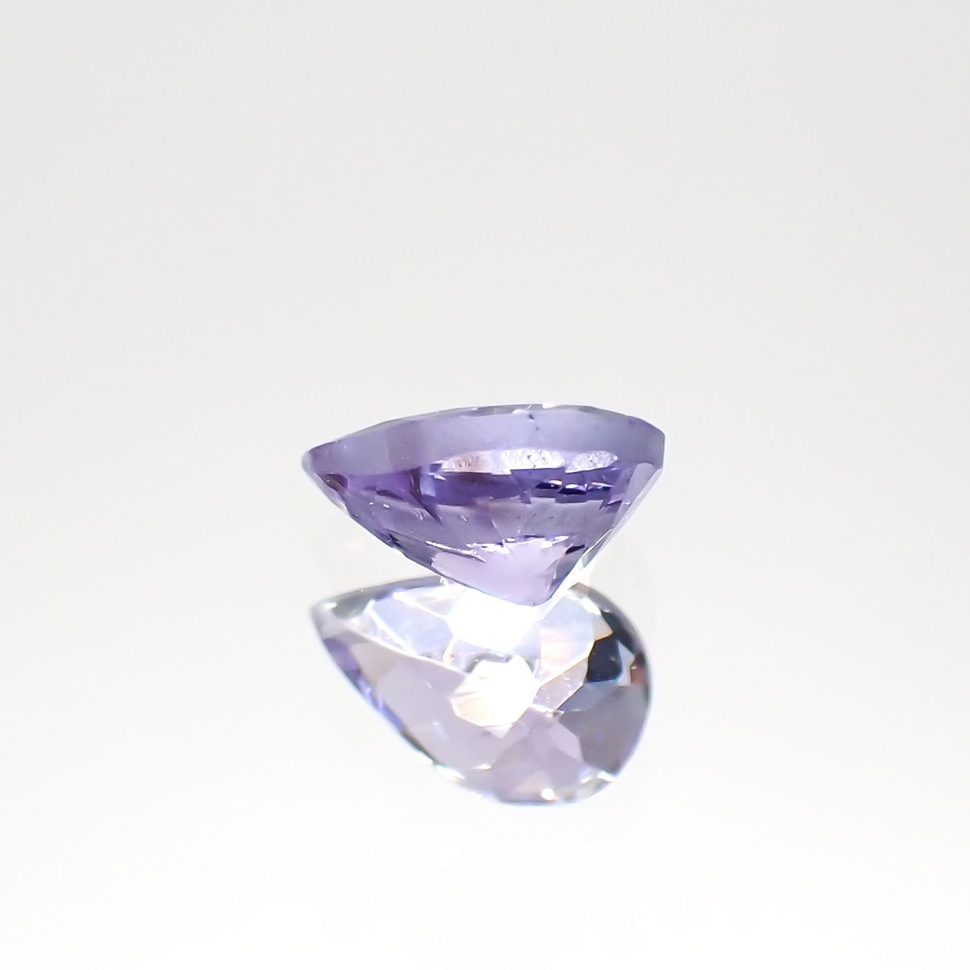 バイオレットゾイサイト(宝石名バイオレット・ゾイサイト)タンザニア産 0.45ct 識別済[220114943]6.1x4mm前後