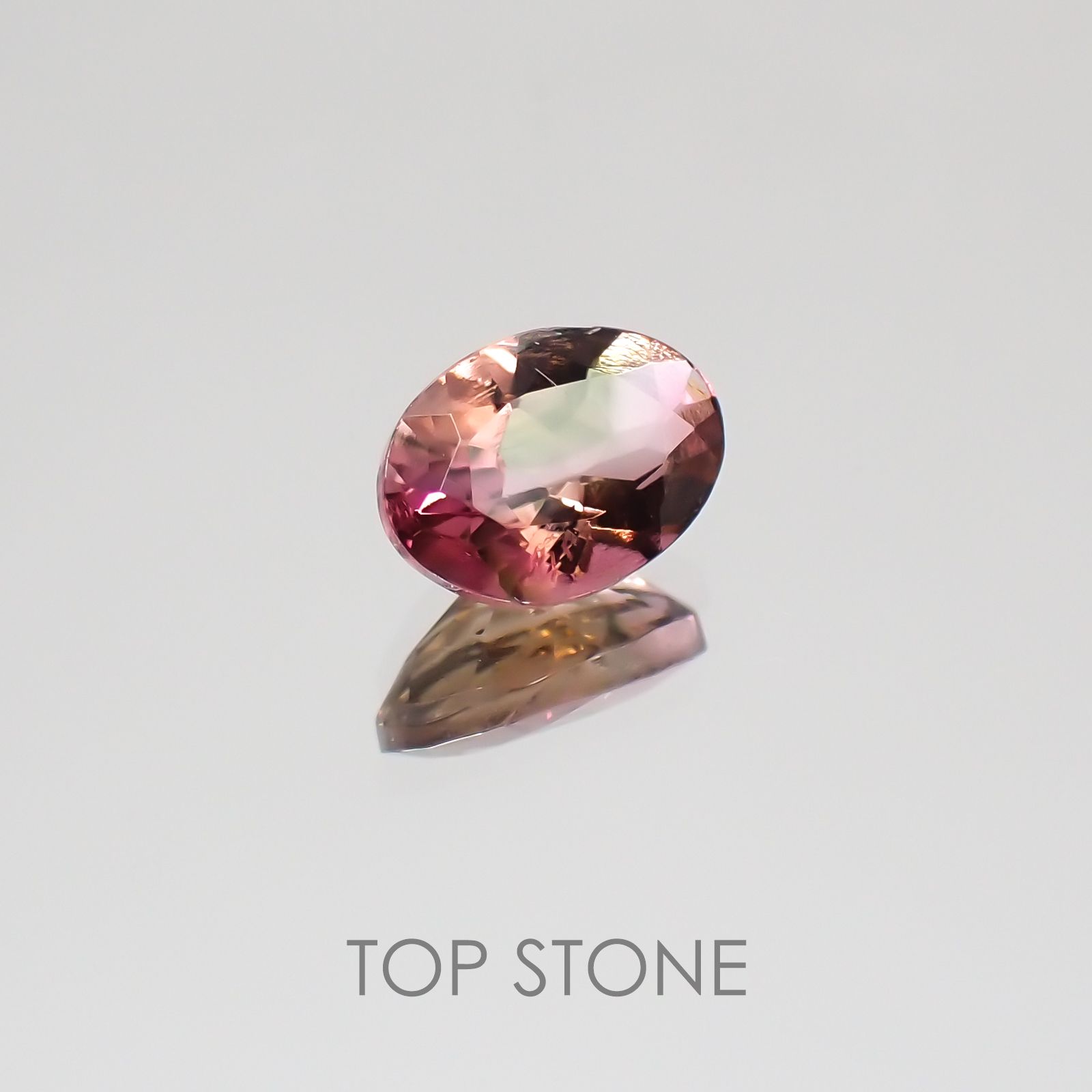 バイカラートルマリン ブラジル産 ルース 0.72ct[21019005]6.8×4.7mm前後