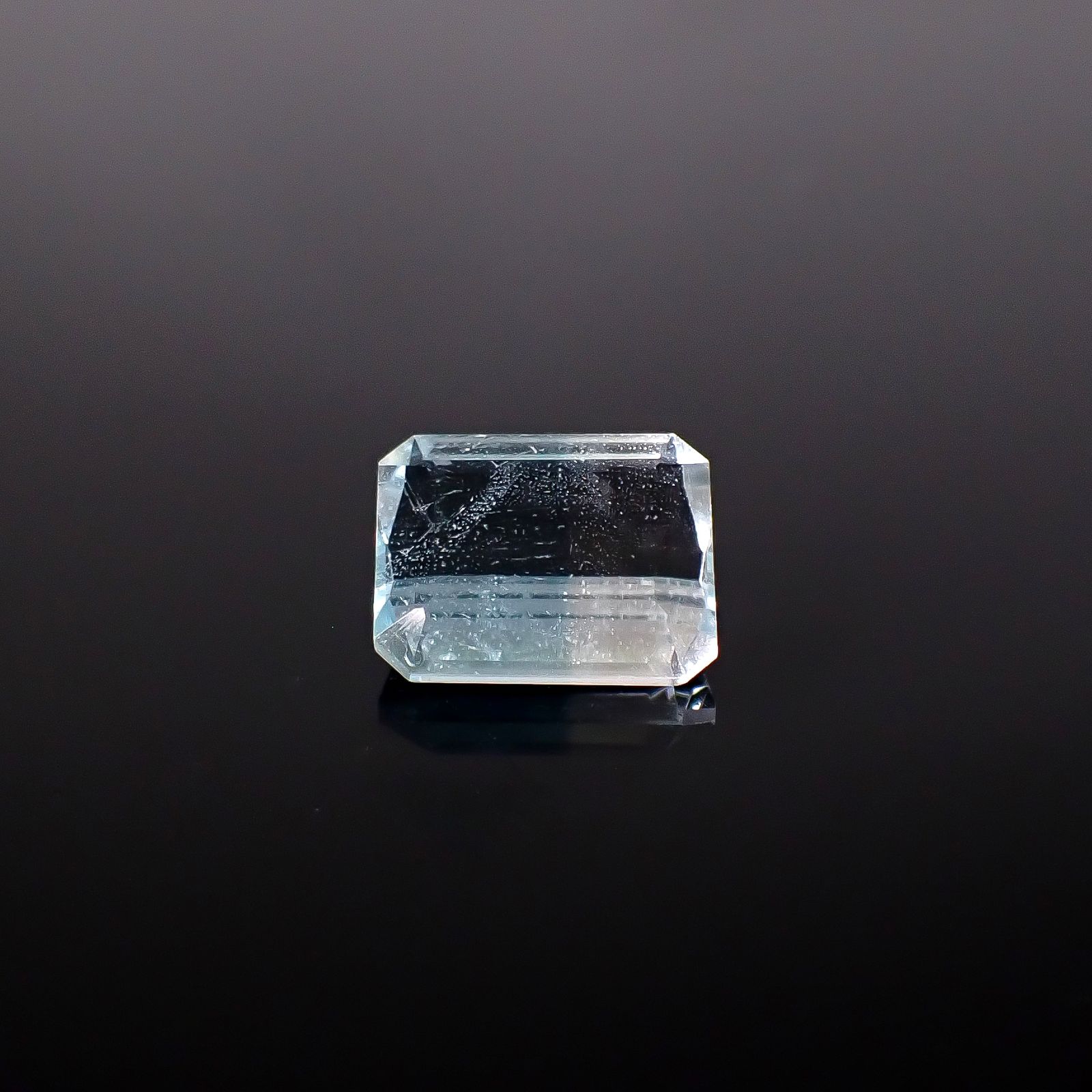 バイカラートパーズ 非加熱 ブラジル産 8.87ct / 13.2x10.6mm前後 [260331795]