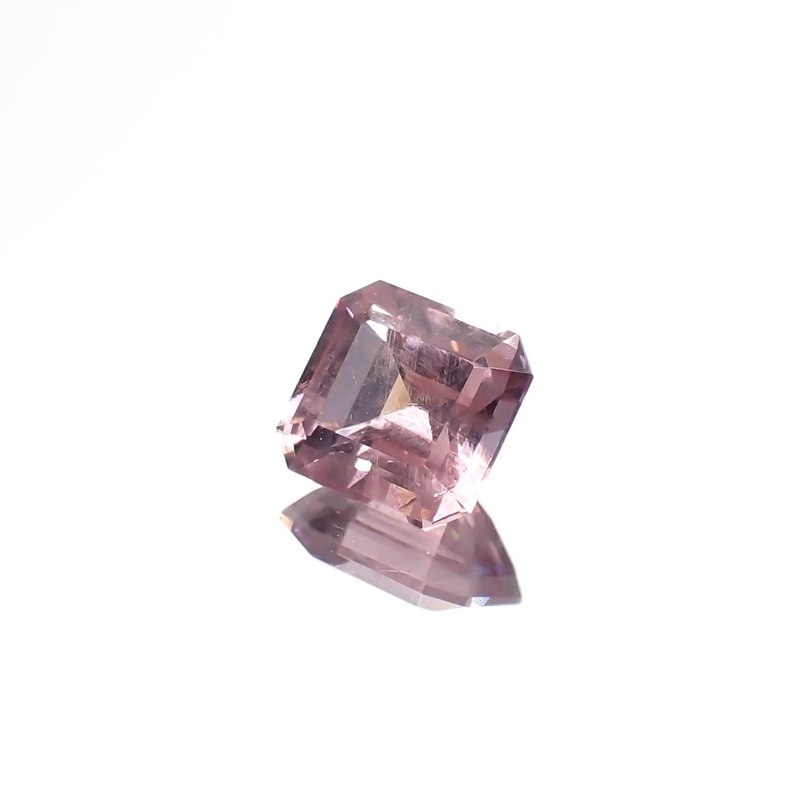 ドラゴンガーネット タンザニア産 1.23ct[230722949]6.1x5.8mm前後