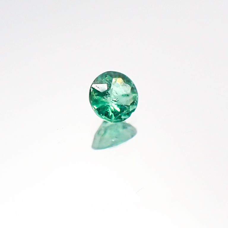 パライバトルマリン(宝石名トルマリン/別名パライバ・トルマリン) ブラジル・パライバ州バターリャ鉱山産 0.12ct 識別済[20096286]3×3mm前後