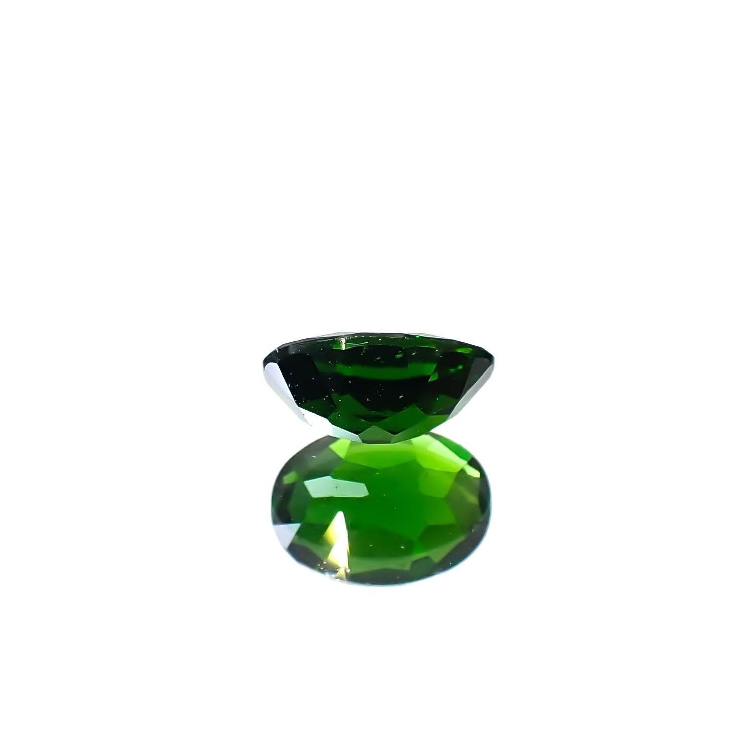 クロムダイオプサイド(宝石名クロム・ダイオプサイド)ロシア産 0.71ct 識別済[250430273]6.8x4.9mm前後