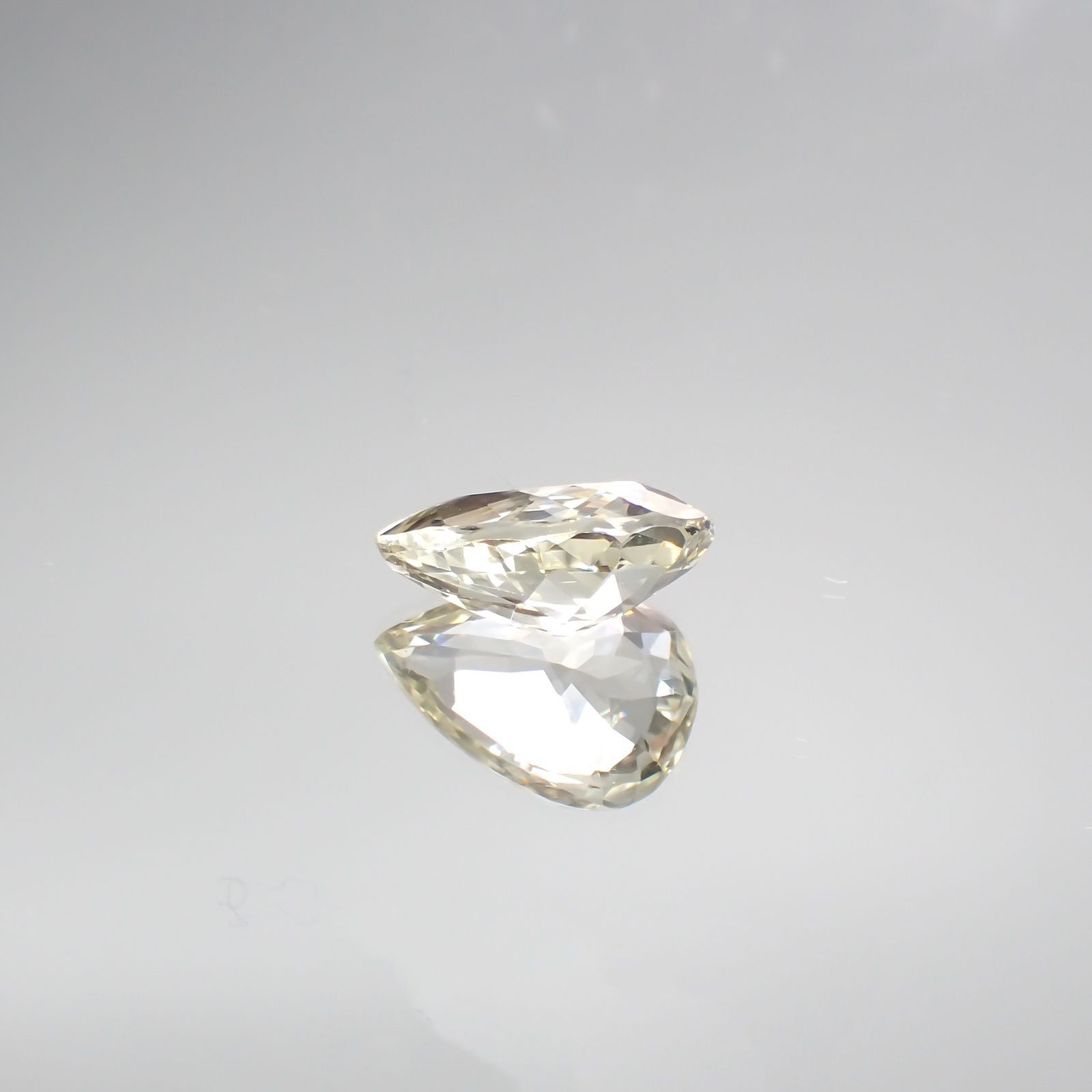 イエロースポジュミン(宝石名スポジュミン) アフガニスタン産 4.59ct 識別済[250711460]13.3×9.2mm前後