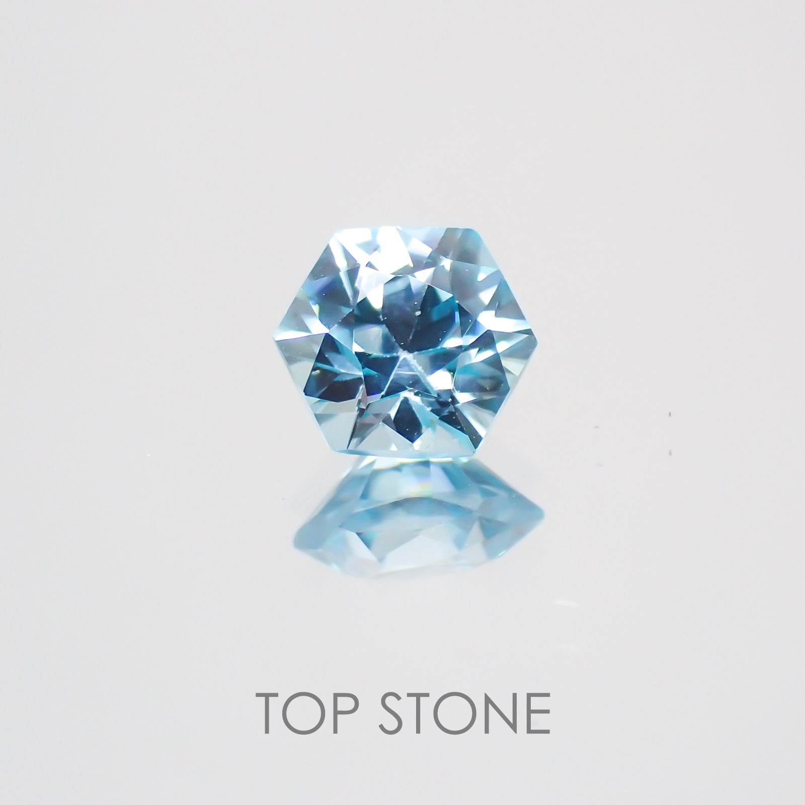 ◇ヘキサゴンカット◇ブルージルコン(宝石名ジルコン) カンボジア産 0.88ct 識別済[210410476]5×5mm前後