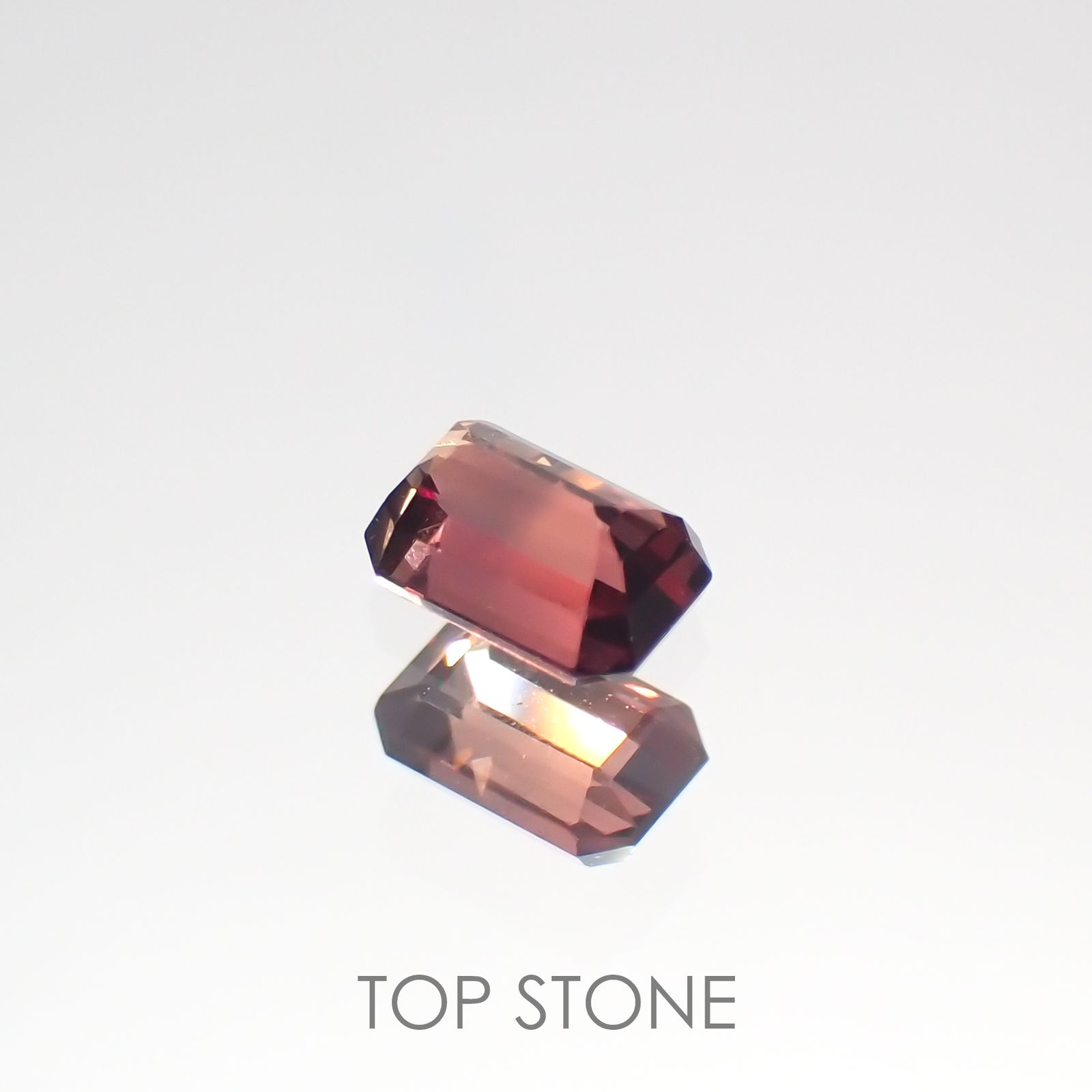 バイカラーサファイア(宝石名バイカラー・サファイア) マダガスカル/タンザニア産 0.22ct 識別済[210912489]3.7×2.6mm前後