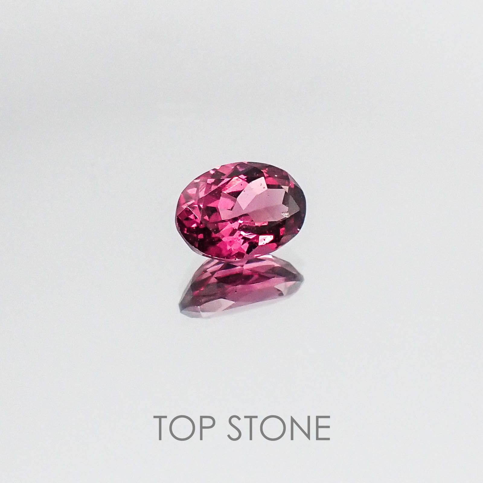 カラーシフト マラヤガーネット(宝石名ガーネット)タンザニア・マヘンゲ産 1.03ct 識別済[220717108]7.1x5.1mm前後