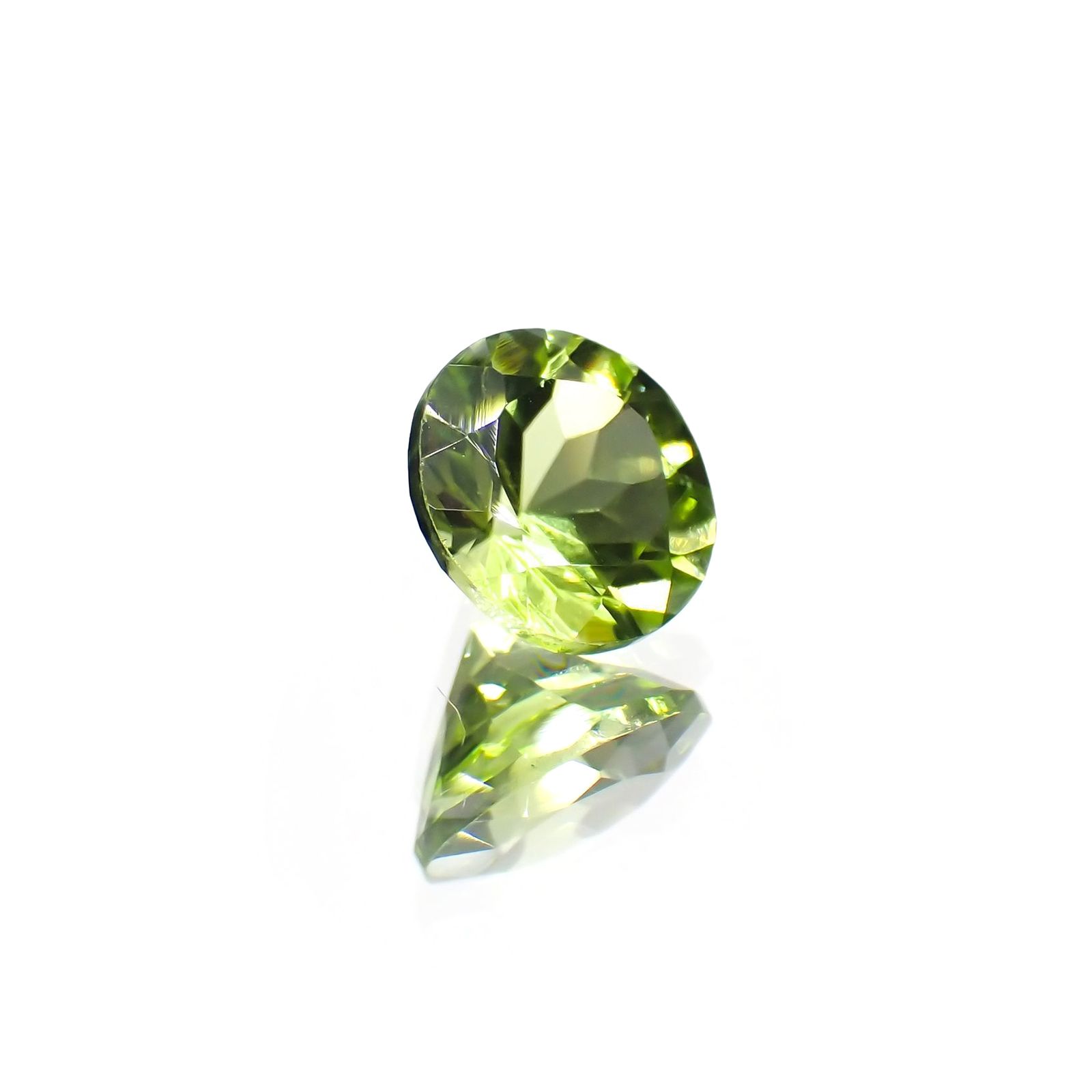 ペリドット(宝石名ペリドット) パキスタン産 識別済 1.43ct / 6.9x6.9mm前後 [260713084]